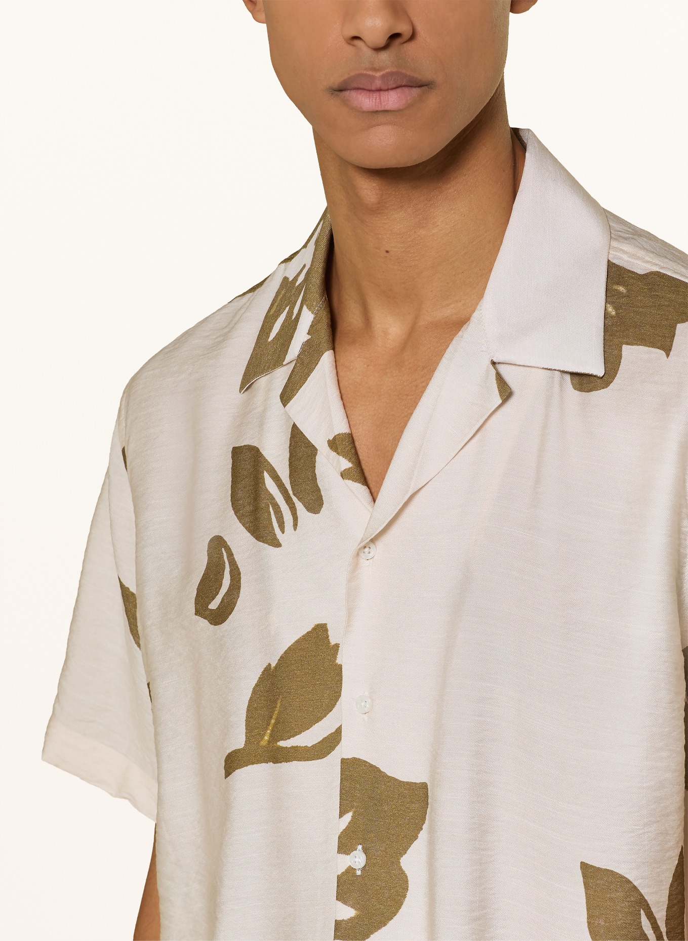 I'M BRIAN Comfort Fit Resort Shirt: CREAM / KHAKI