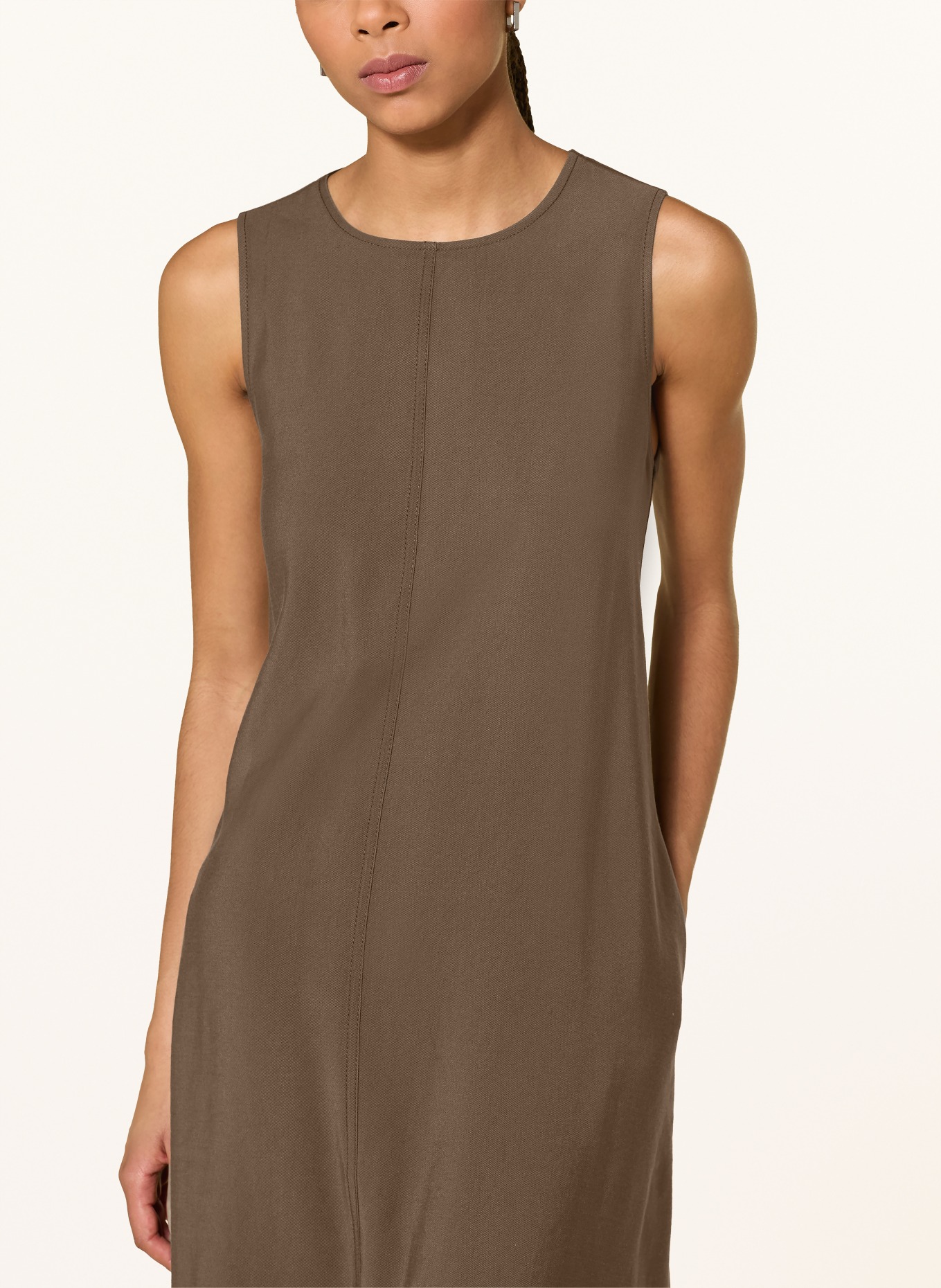 mavi šaty: TMAVĚ HNĚDÁ