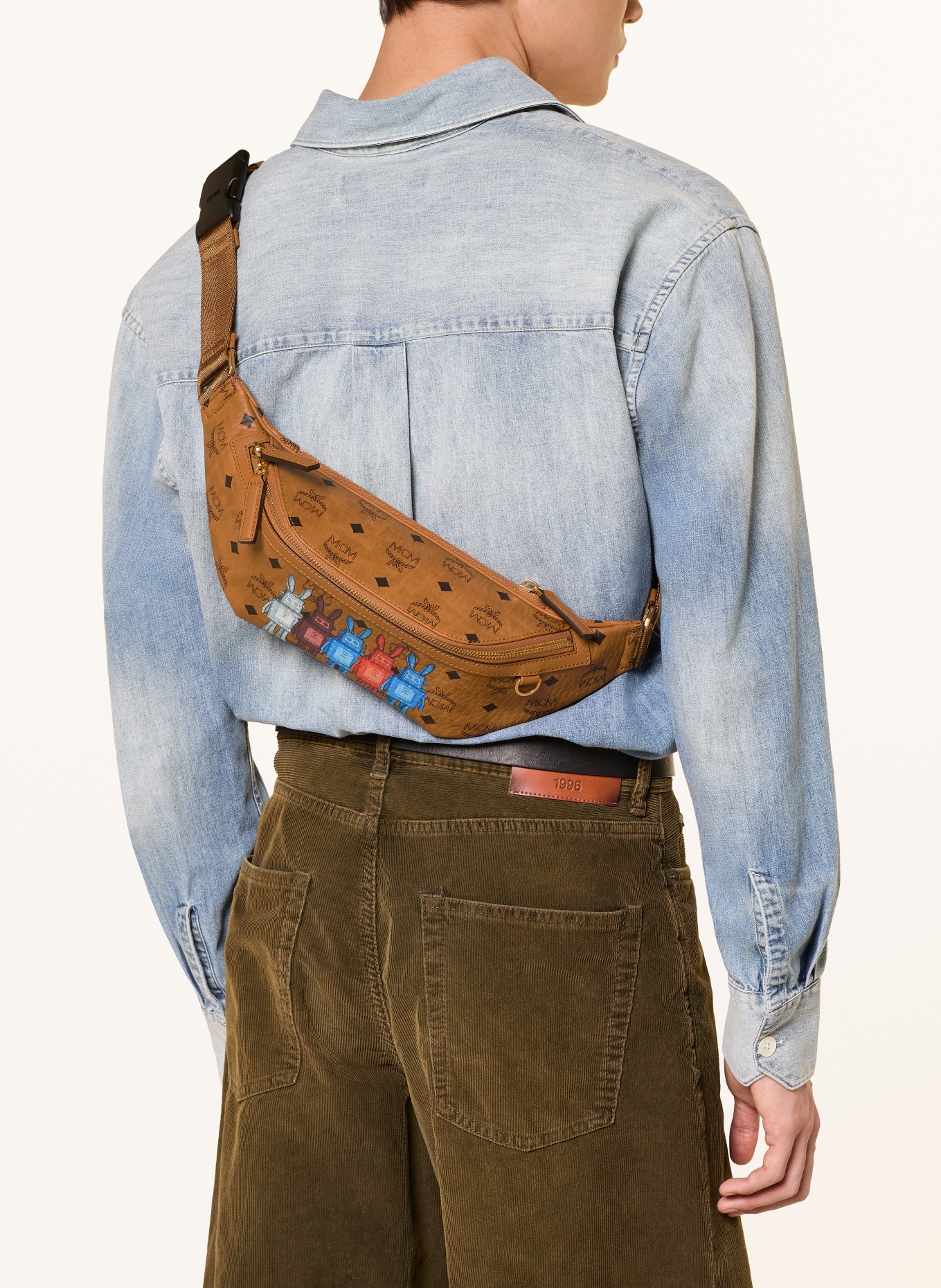 MCM Gürteltasche FURSTEN MEDIUM: COGNAC / SCHWARZ
