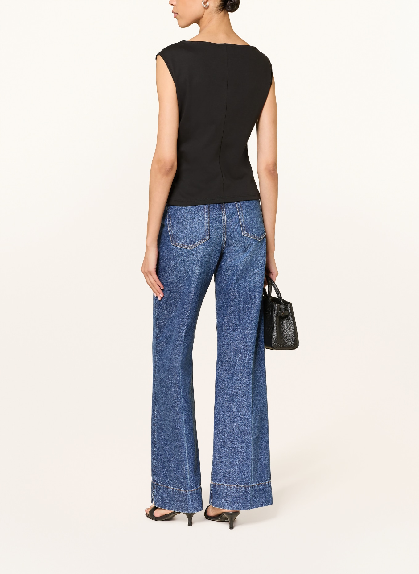 lilienfels Nahoru: ČERNÁ