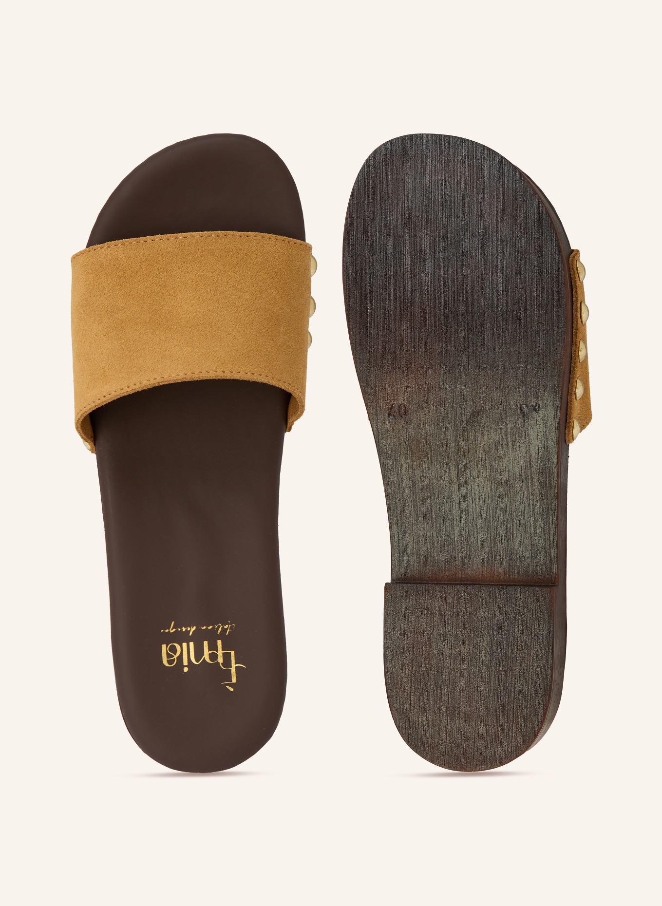 È MIA Pantofle s nýty: KOŇAKOVÁ