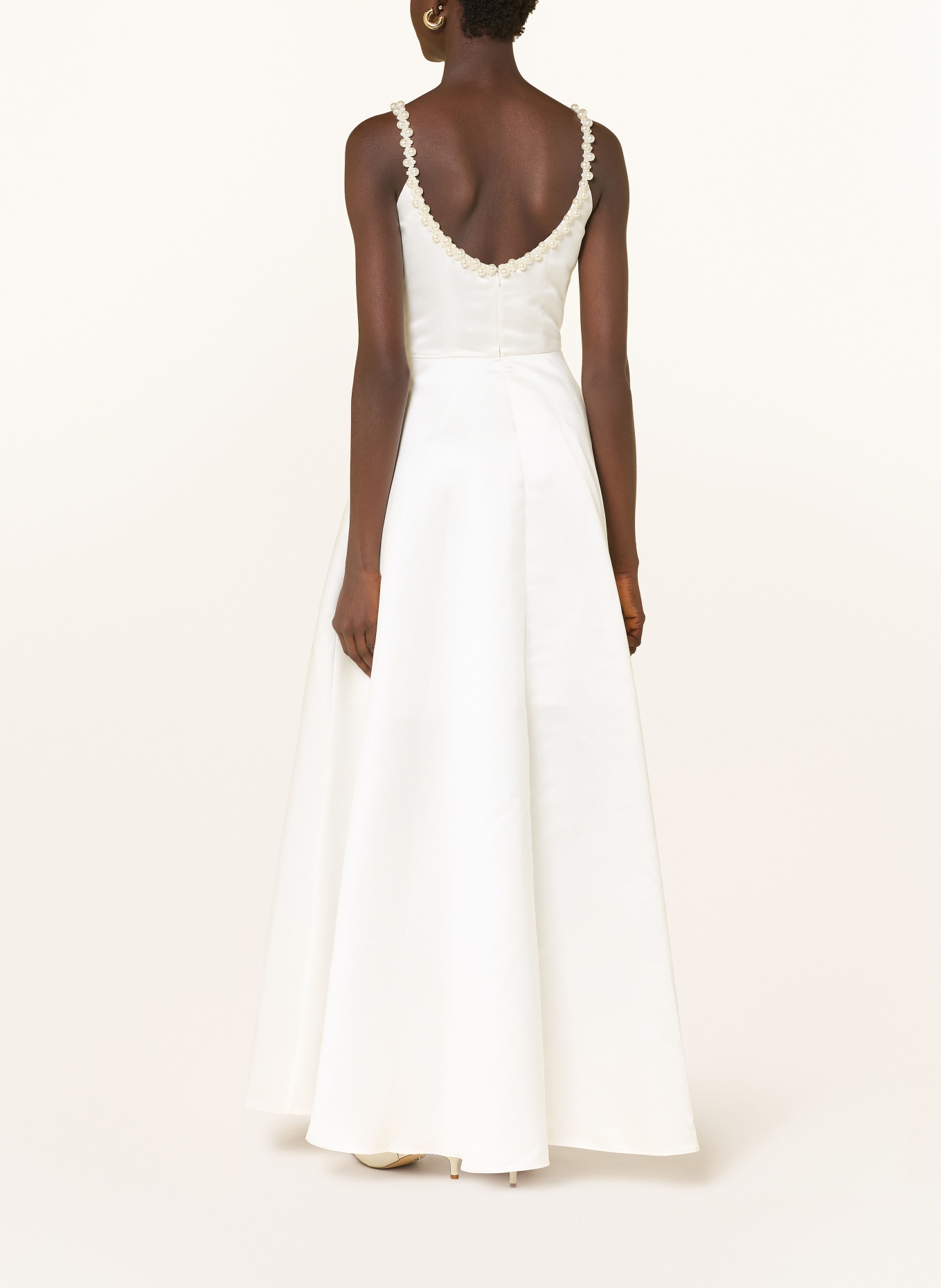 APART Večerní šaty ze saténu s ozdobnými perličkami: REŽNÁ