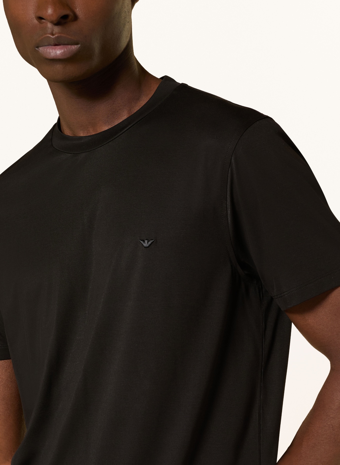 EMPORIO ARMANI tričko: ČERNÁ