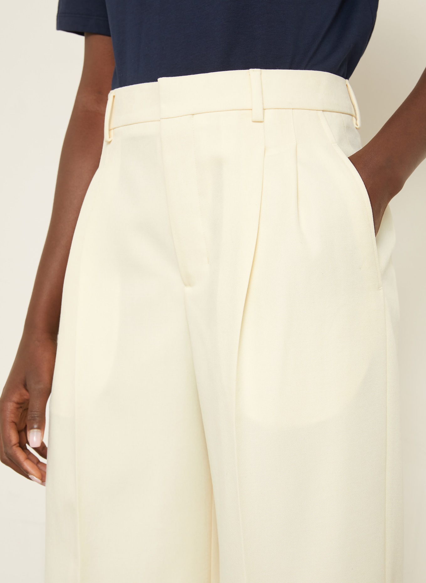 AMI PARIS Marlenehose: CREME