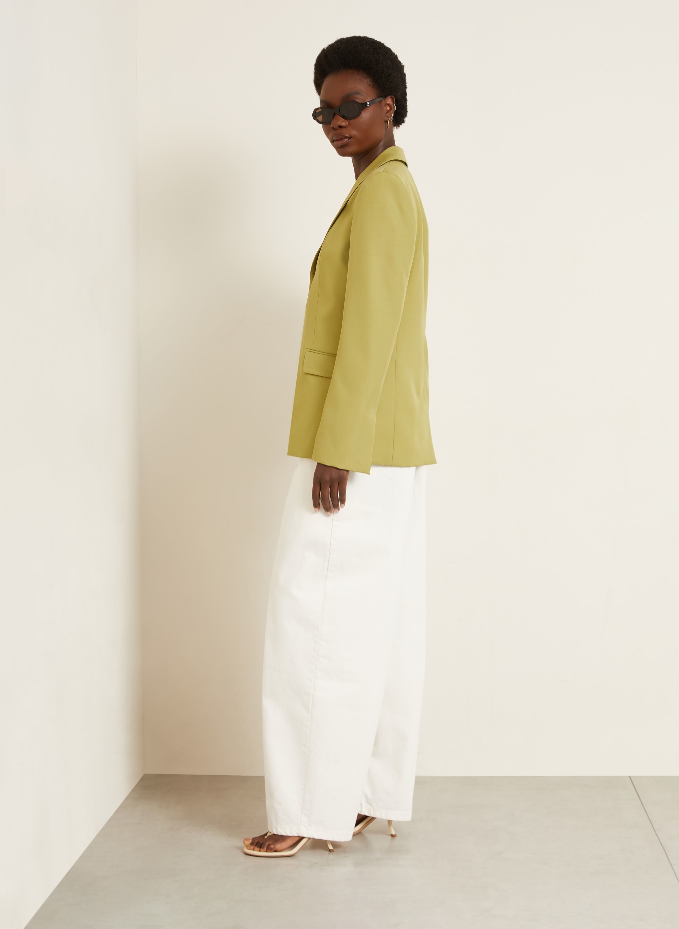 AMI PARIS Wide Leg Jeans: 136 BLANC CREME