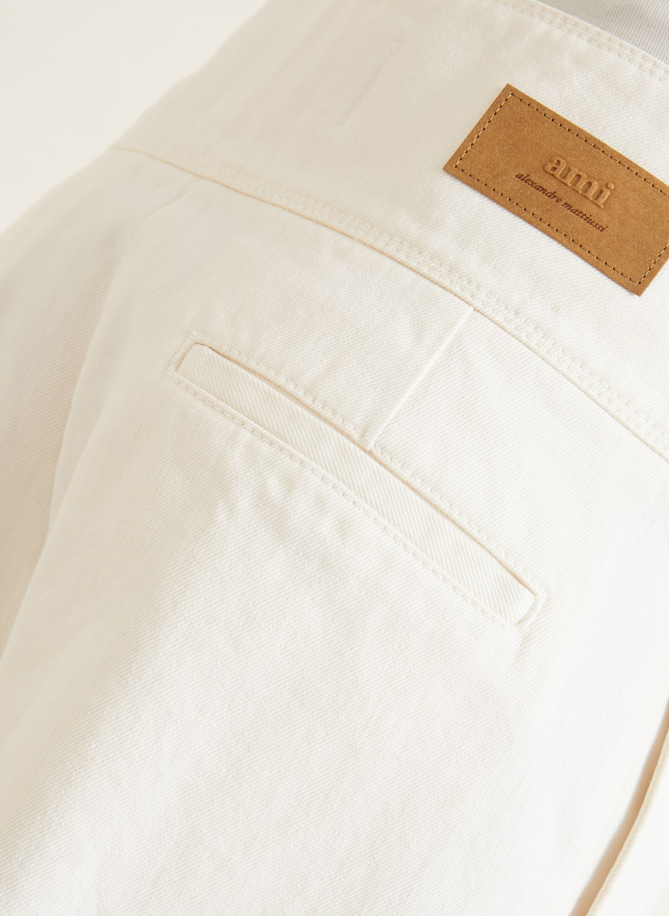 AMI PARIS Wide Leg Jeans: 136 BLANC CREME