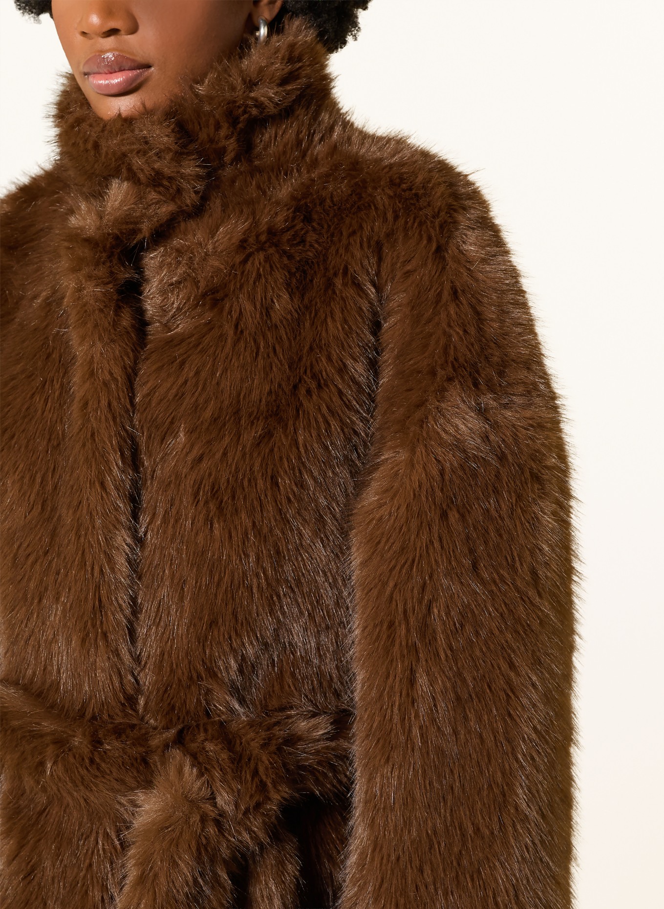 The Frankie Shop Manteau en fourrure synthétique RAVELLO: MARRON