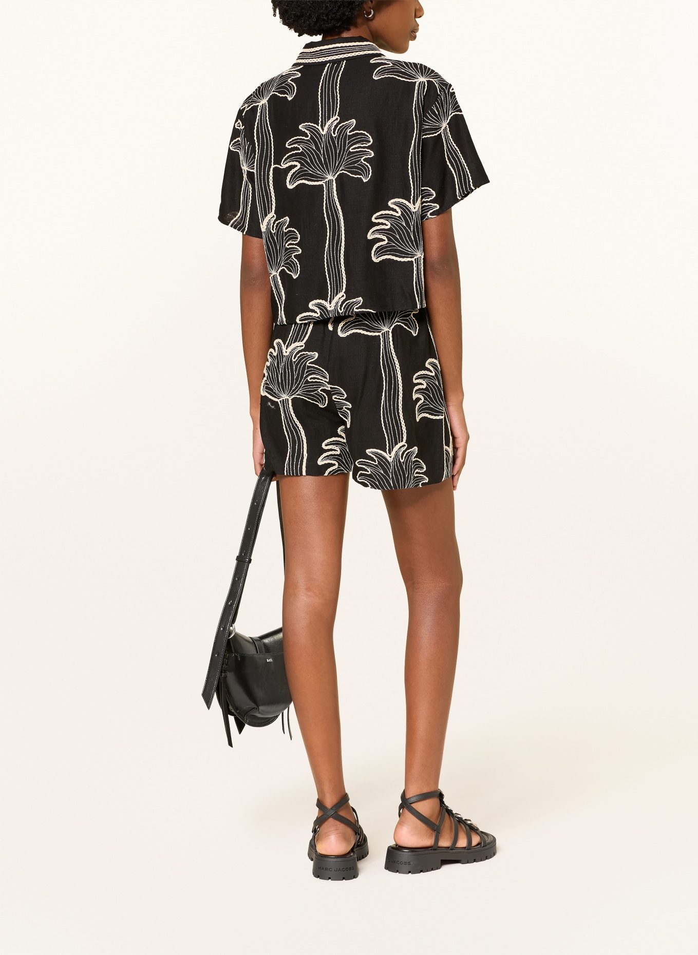 MRS & HUGS short: NOIR / CRÈME