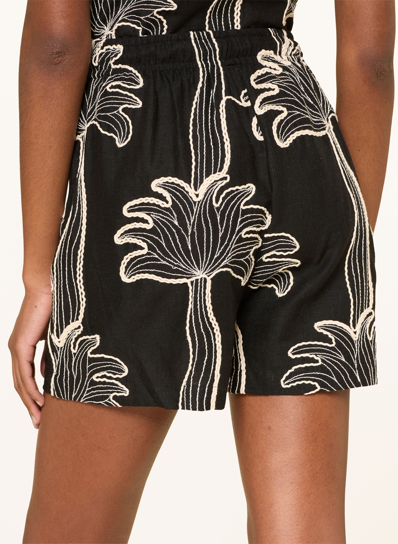 MRS & HUGS short: NOIR / CRÈME