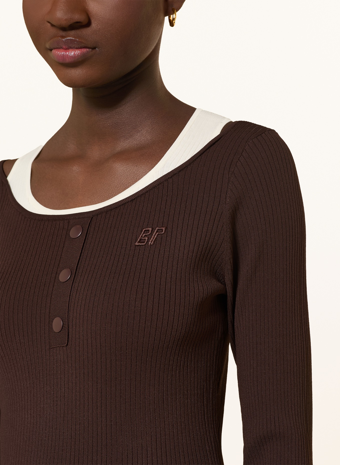 BAUM UND PFERDGARTEN Svetr CLARY: TMAVĚ HNĚDÁ / KRÉMOVÁ