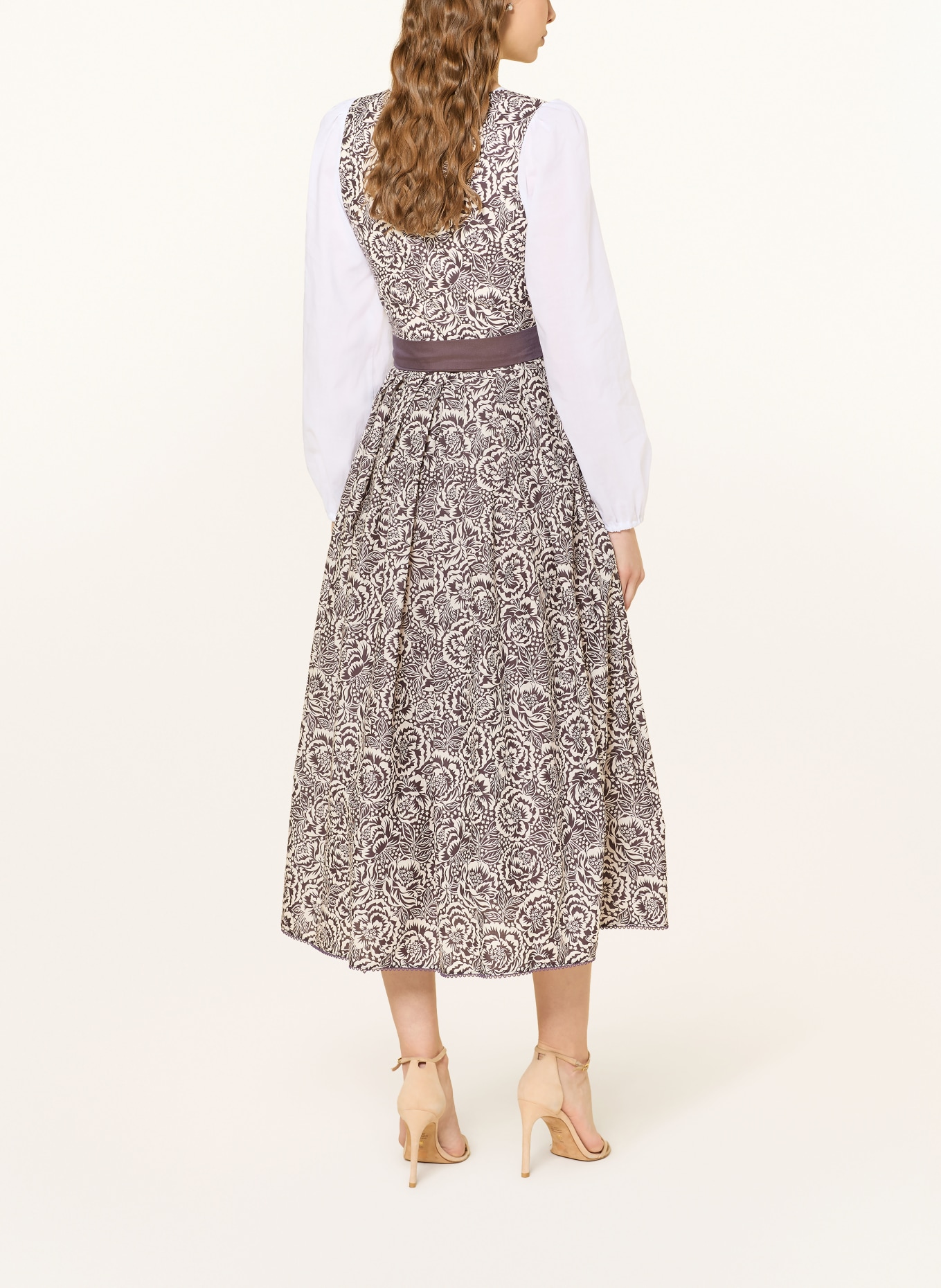 SPORTALM dirndl: TMAVĚ FIALOVÁ / KRÉMOVÁ