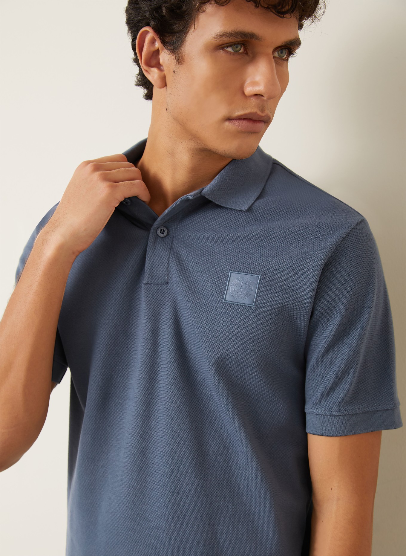 STONE ISLAND Piqué polokošile GHOST: ČERNOŠEDÁ