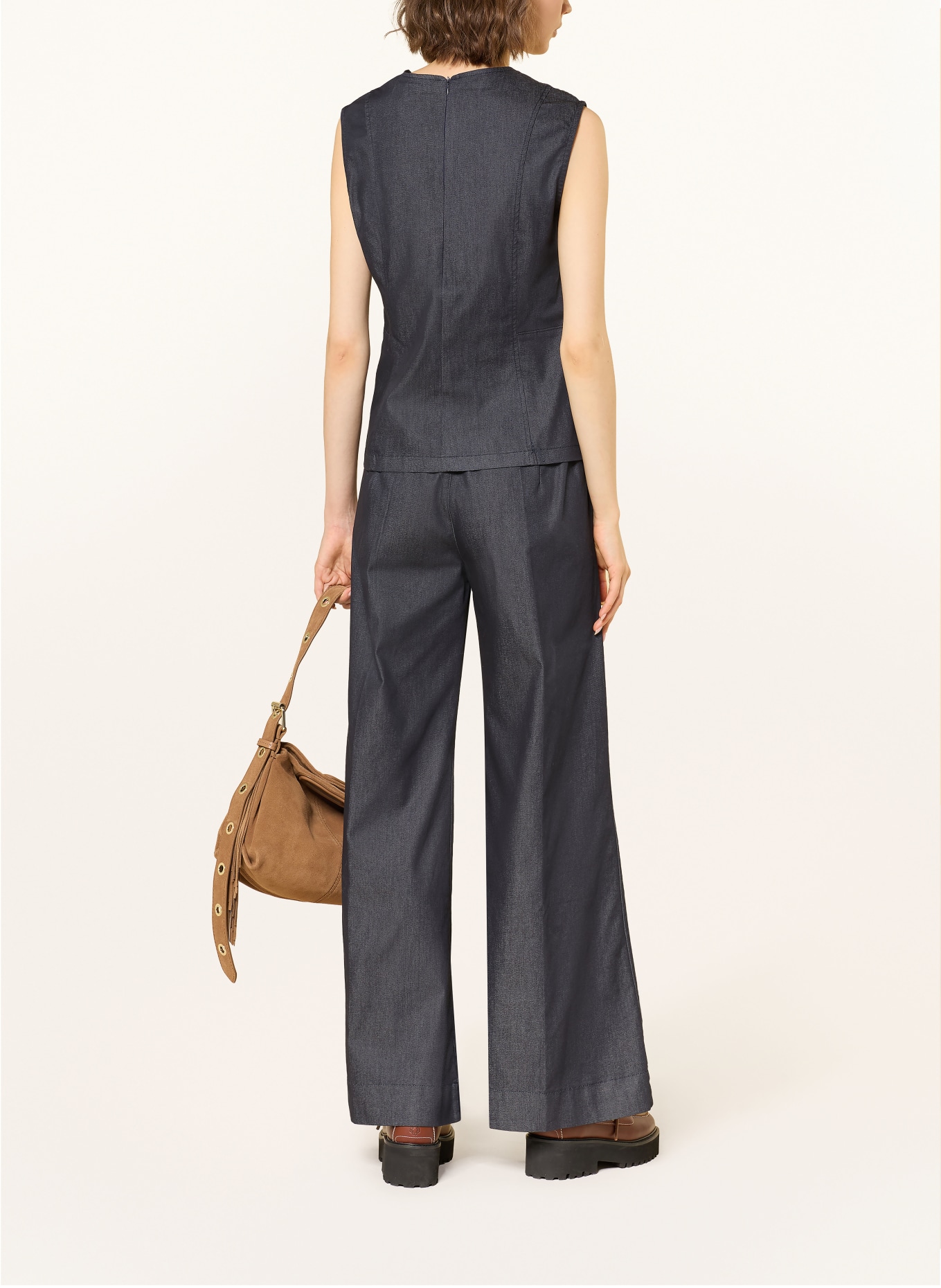 MRS & HUGS Nahoru: TMAVĚ MODRÁ