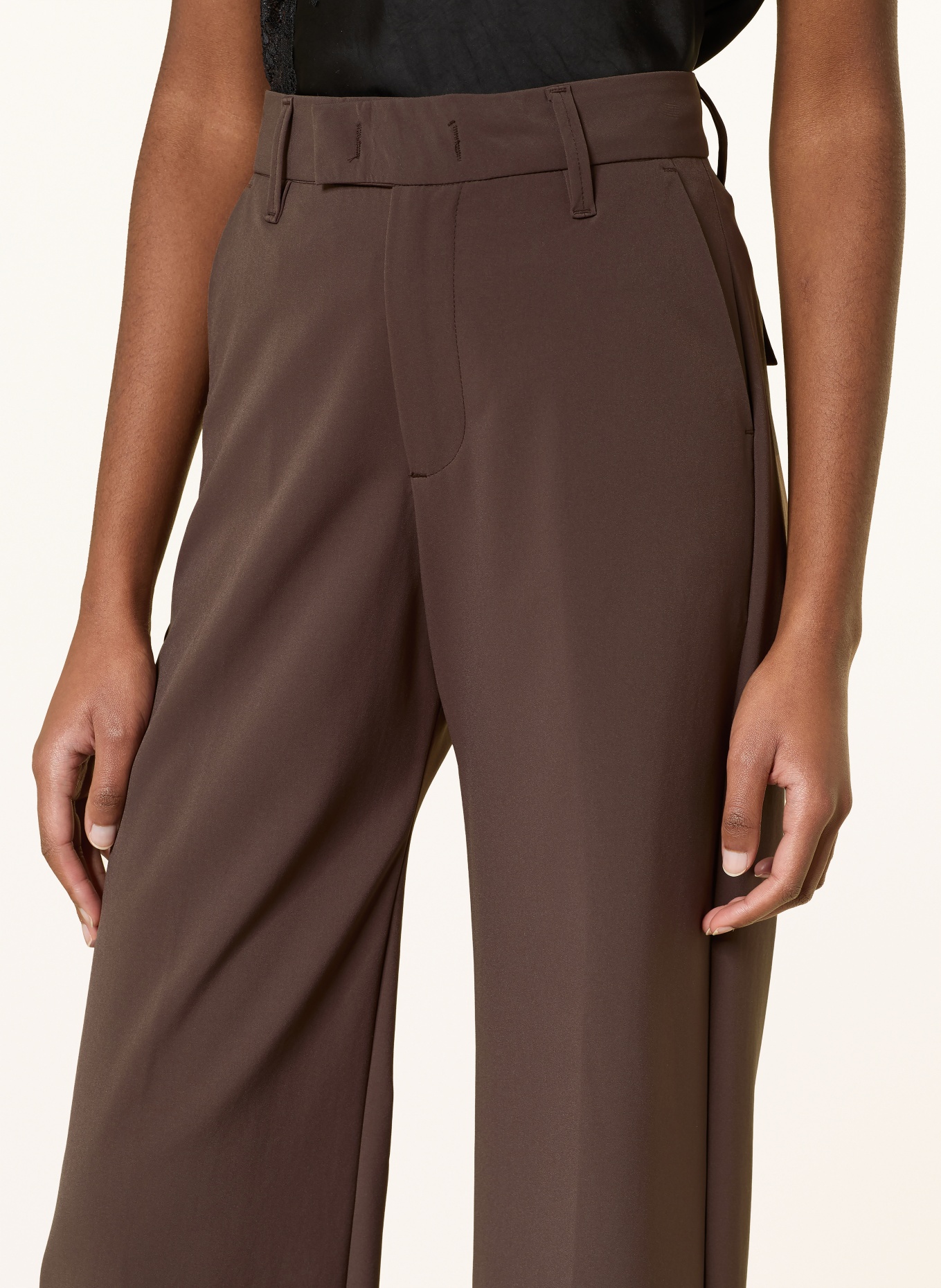 MRS & HUGS kalhoty Marlene: TMAVĚ HNĚDÁ