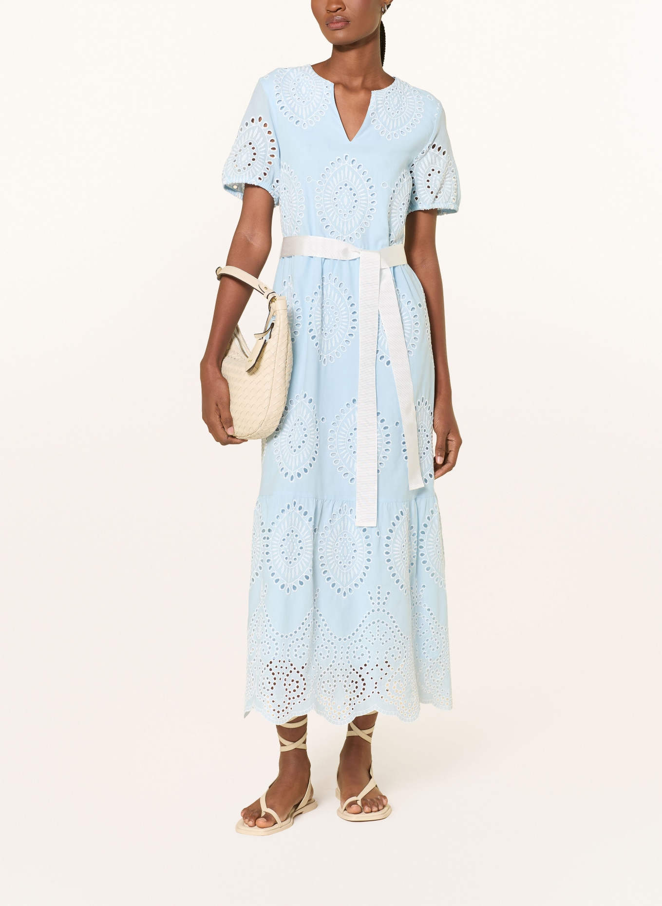MORE & MORE Kleid aus Lochspitze: HELLBLAU / WEISS