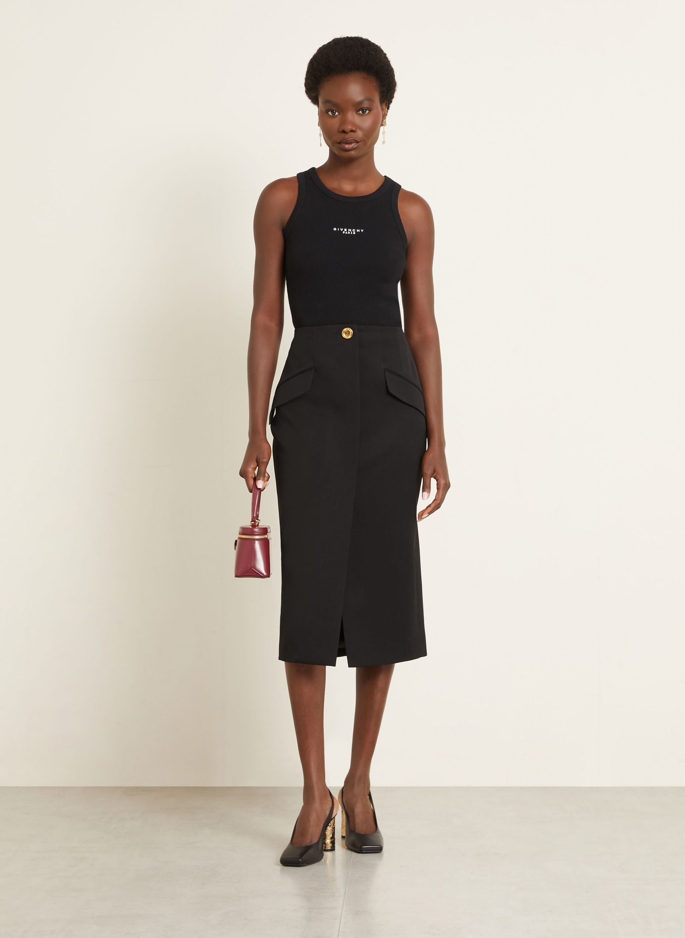 GIVENCHY Top: SCHWARZ