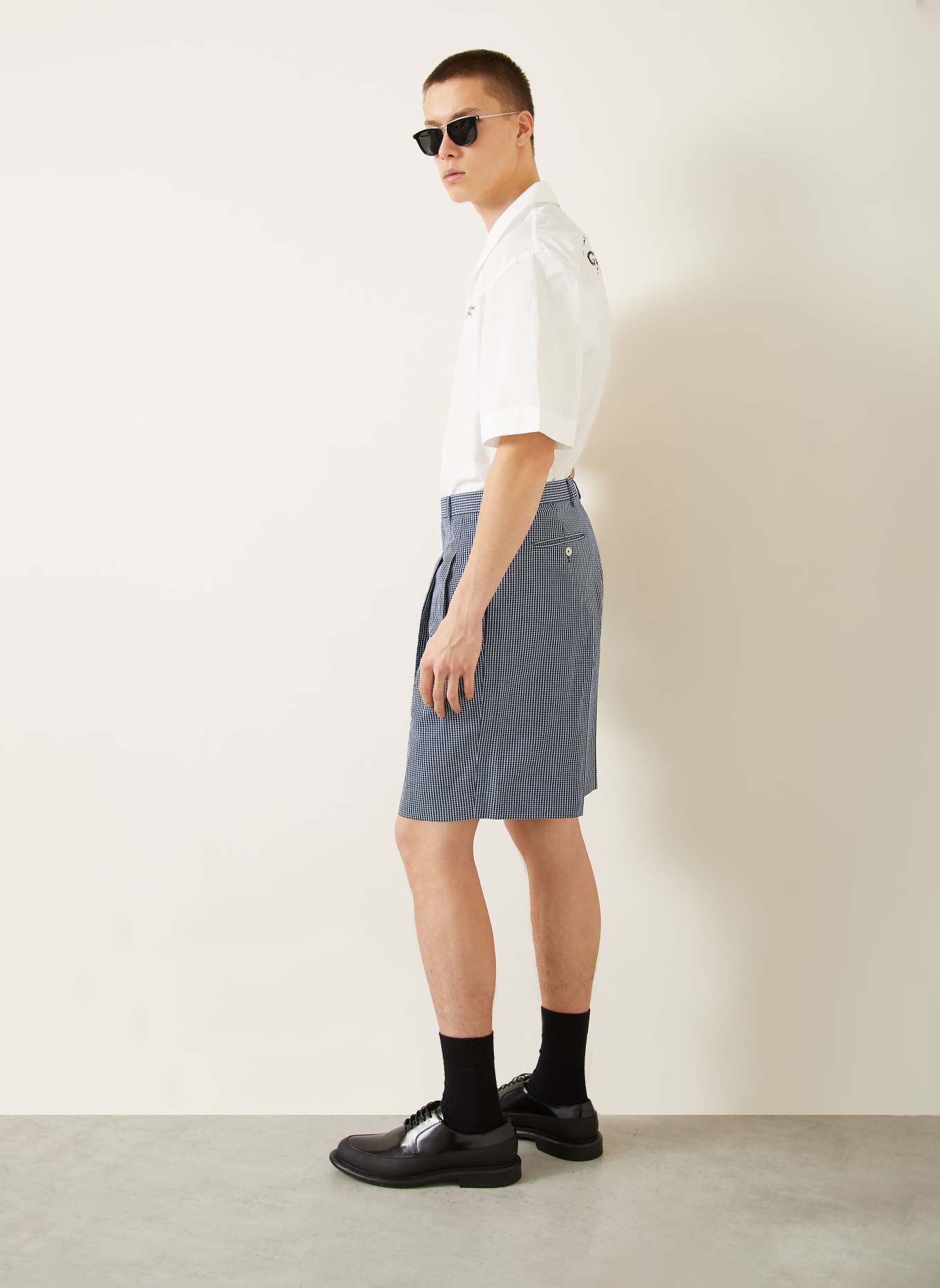 GIVENCHY shorts: DARK BLUE / CREAM
