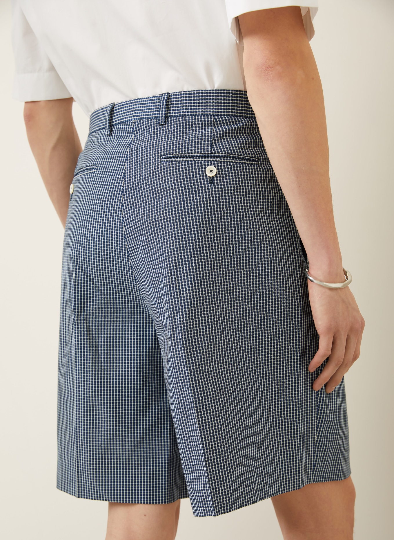 GIVENCHY shorts: DARK BLUE / CREAM