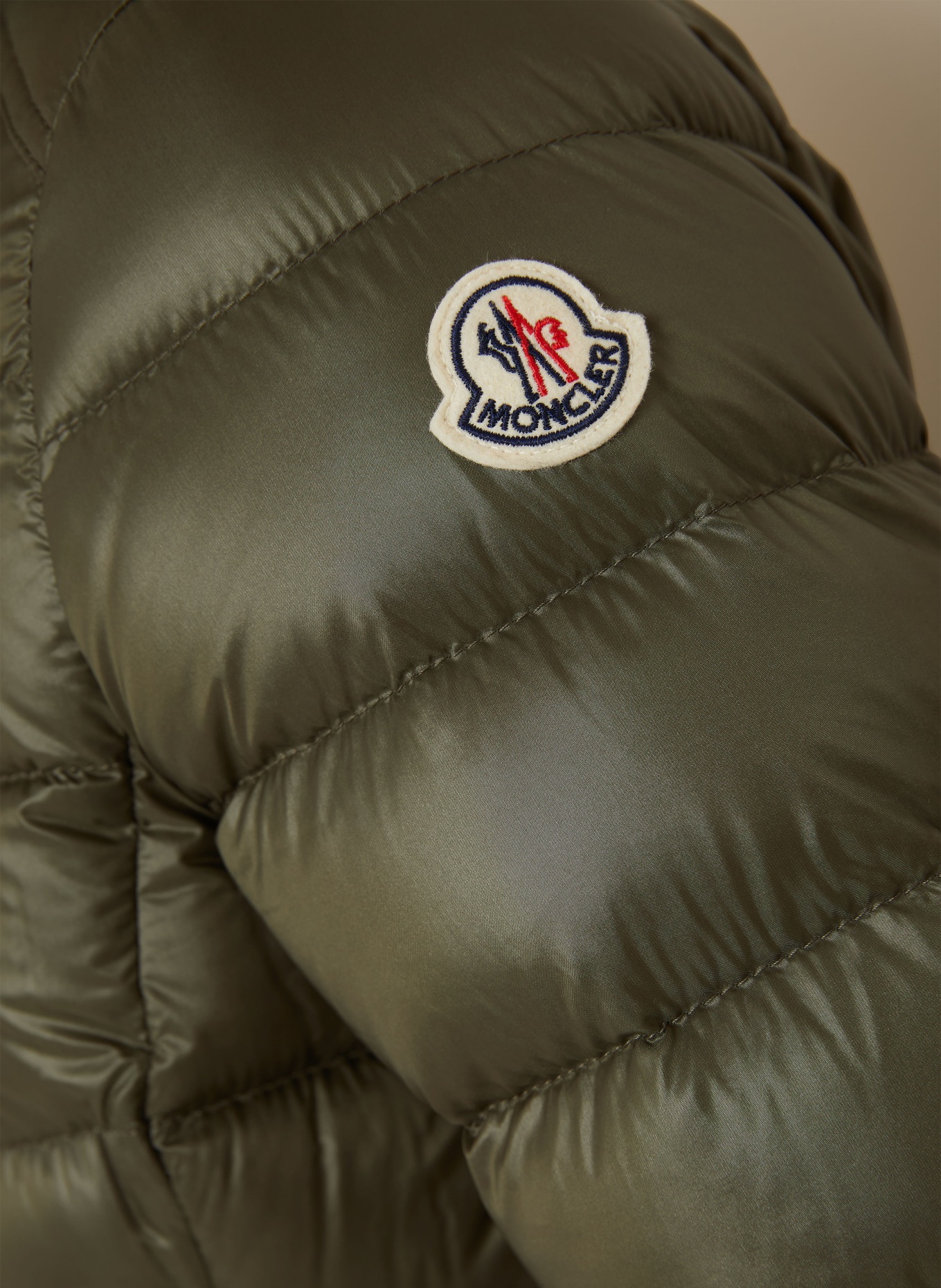MONCLER Lightweight-Daunenmantel GENET: OLIV