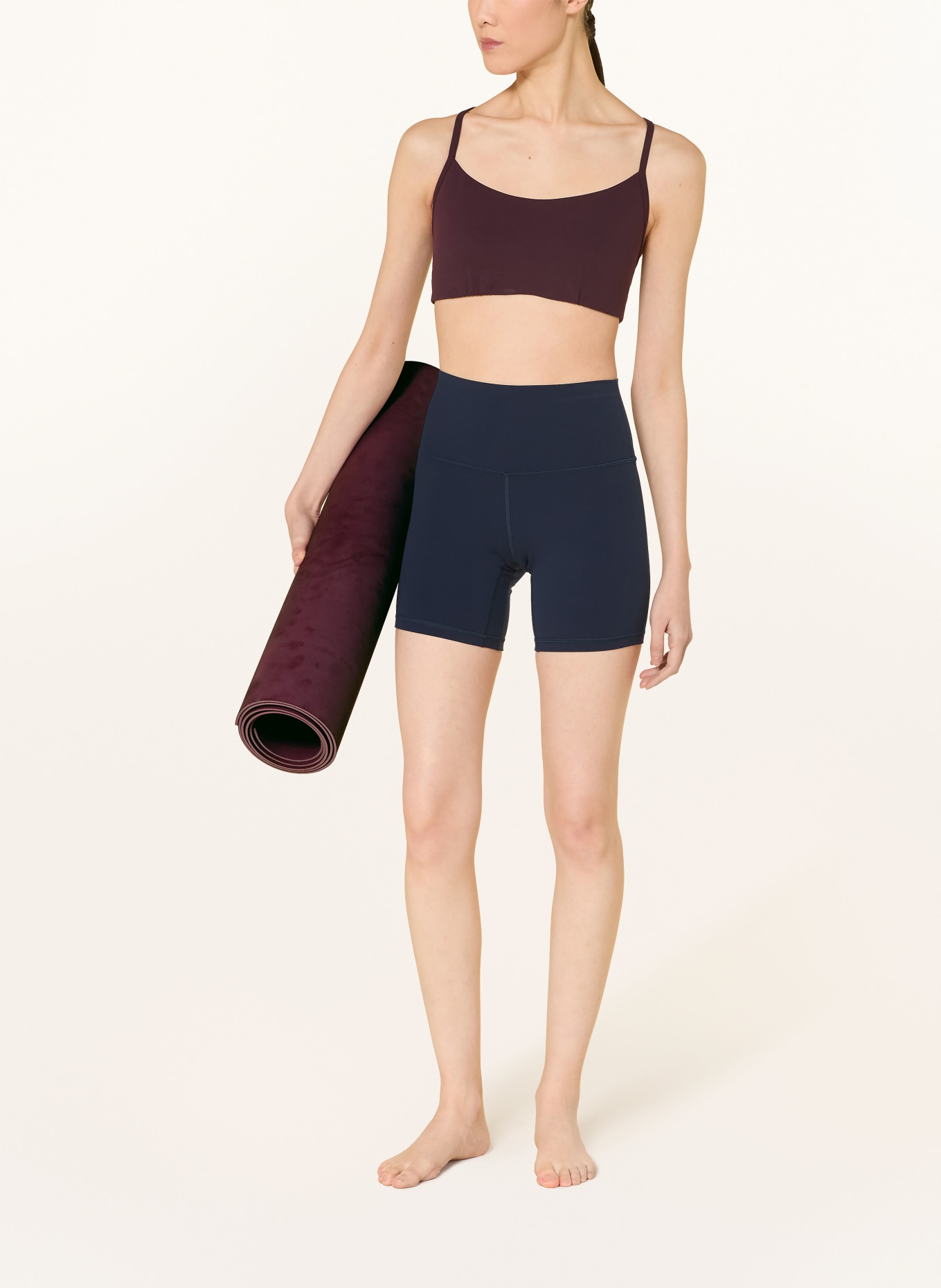 lululemon Sportovní podprsenka FLOW: TMAVĚ FIALOVÁ