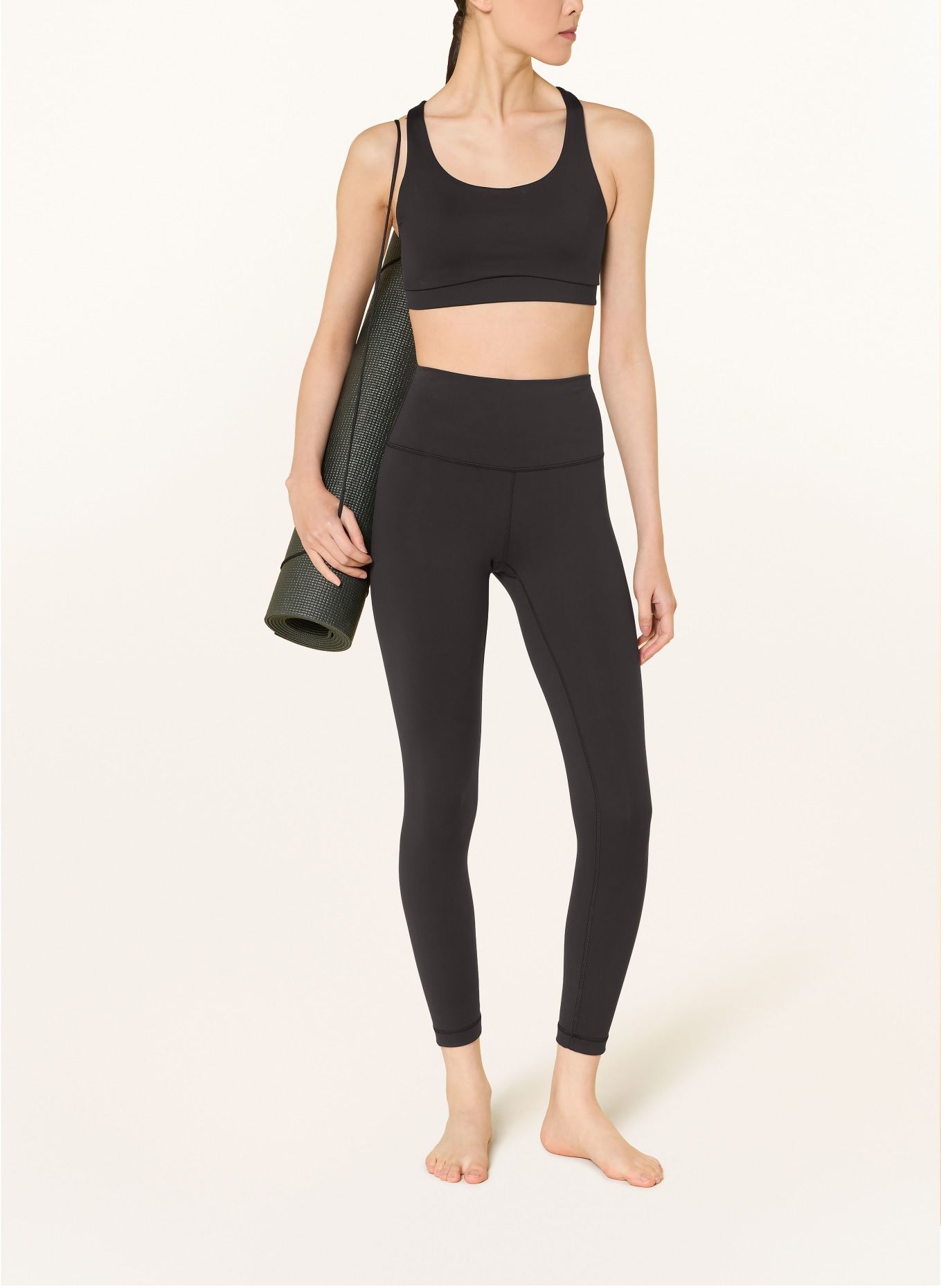 lululemon Sportovní podprsenka ENERGY: ČERNÁ