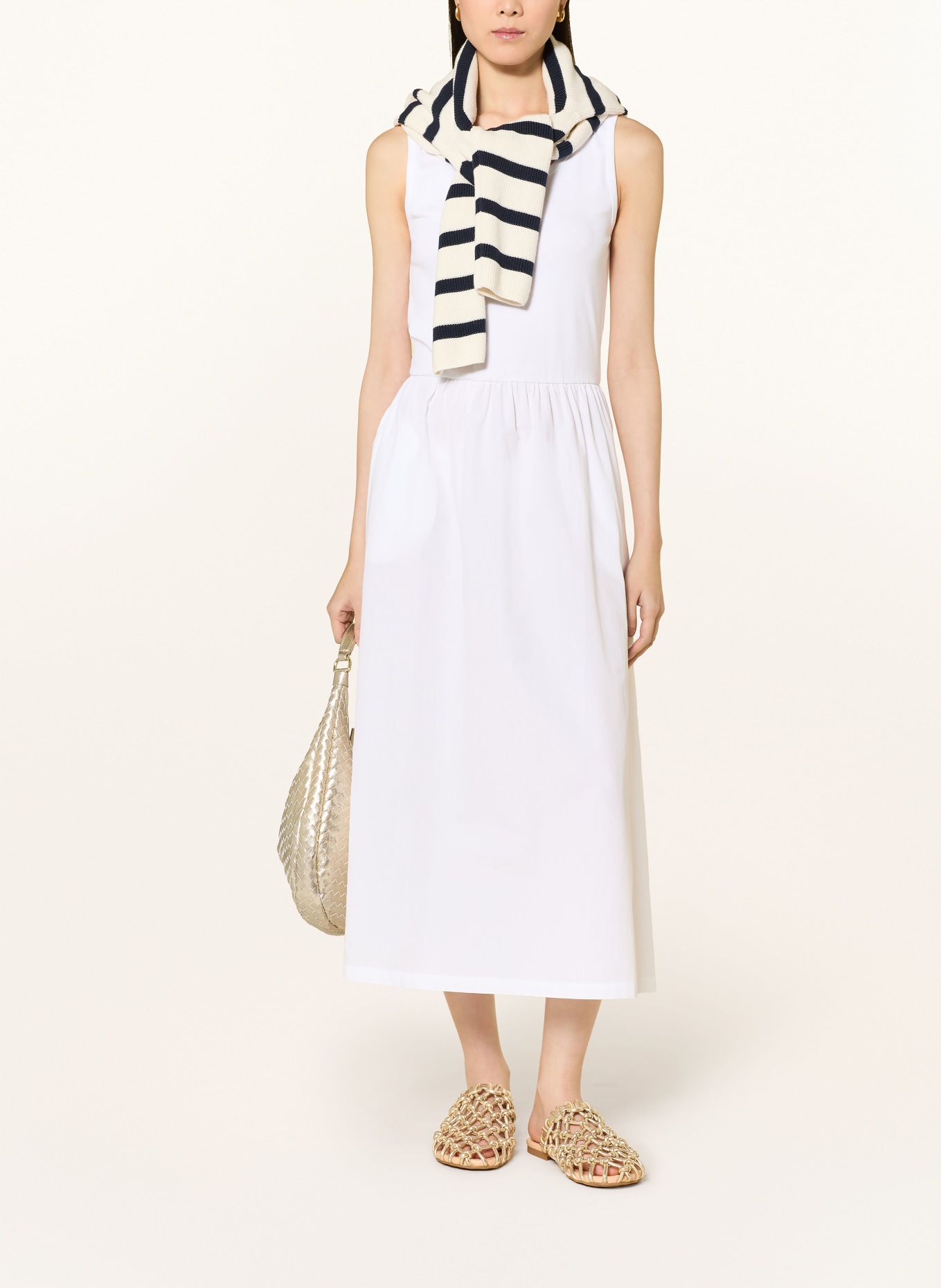 darling harbour robe: WHITE