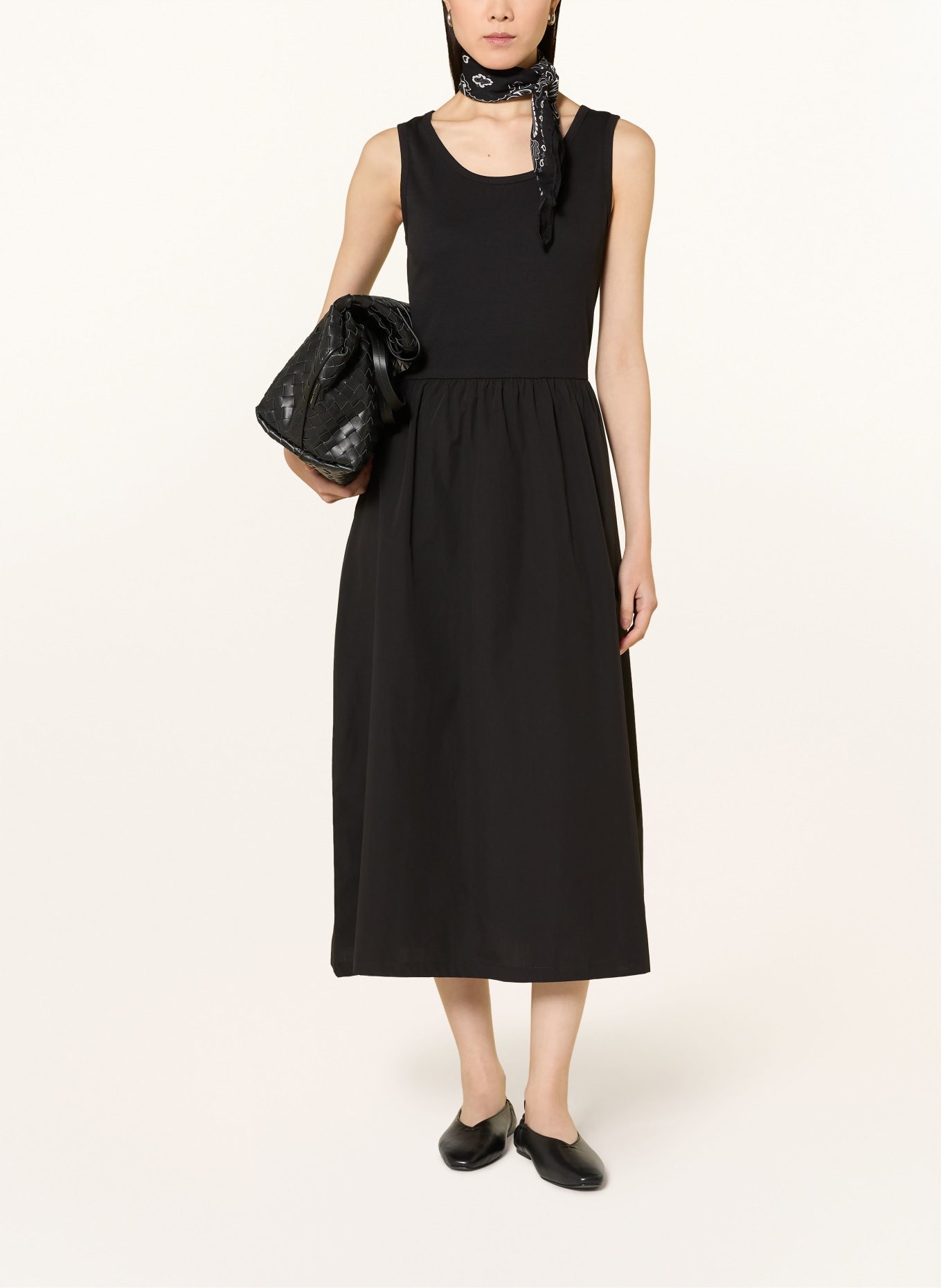 darling harbour robe: BLACK