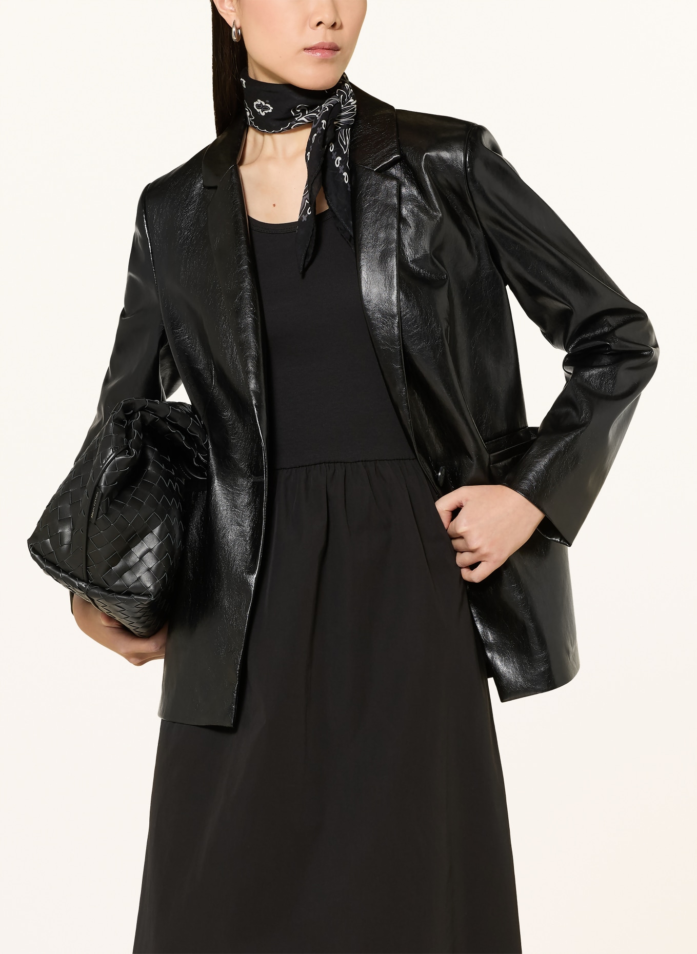 darling harbour robe: BLACK