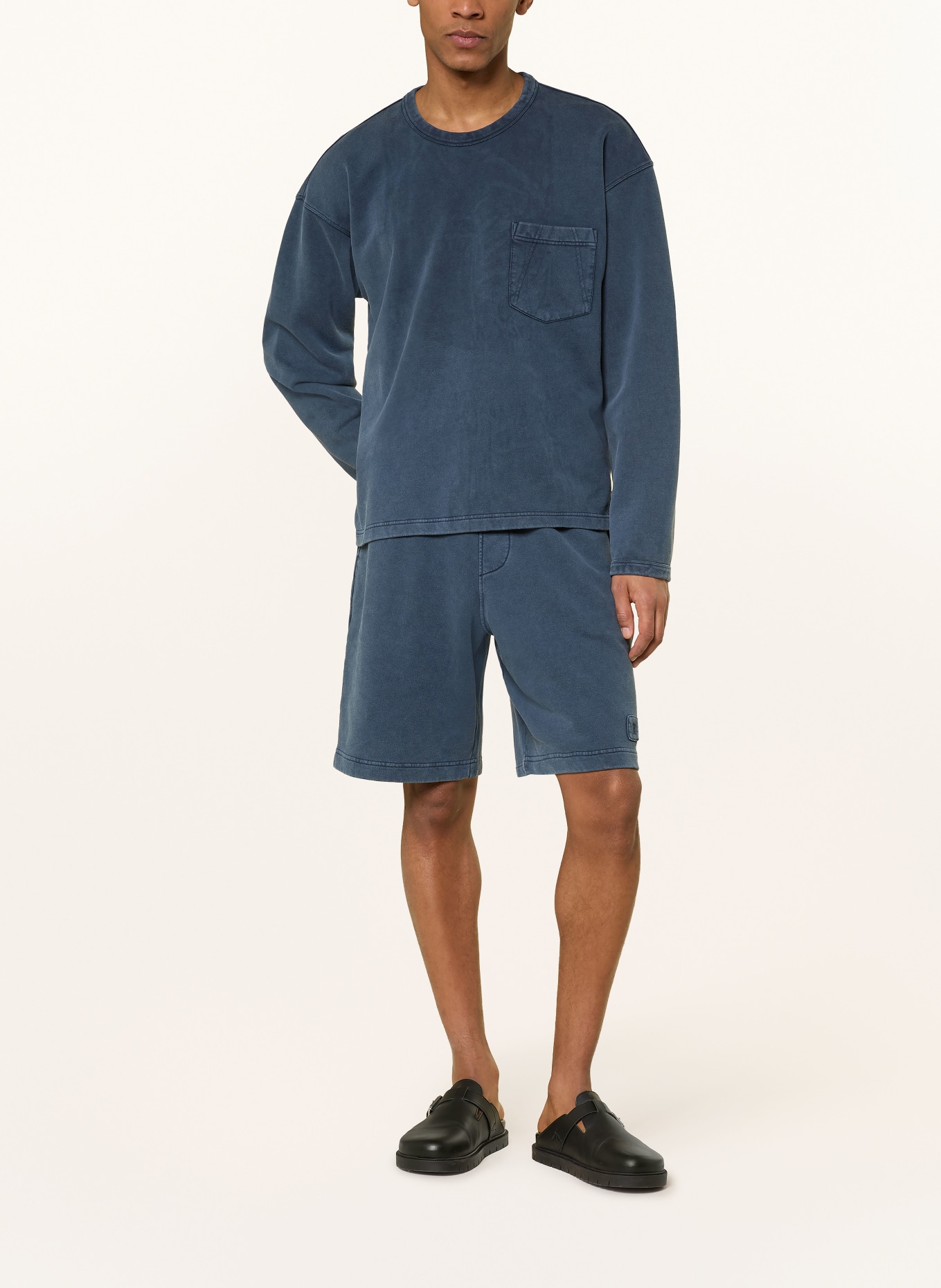 ARMEDANGELS Sweatshorts: DONKERBLAUW