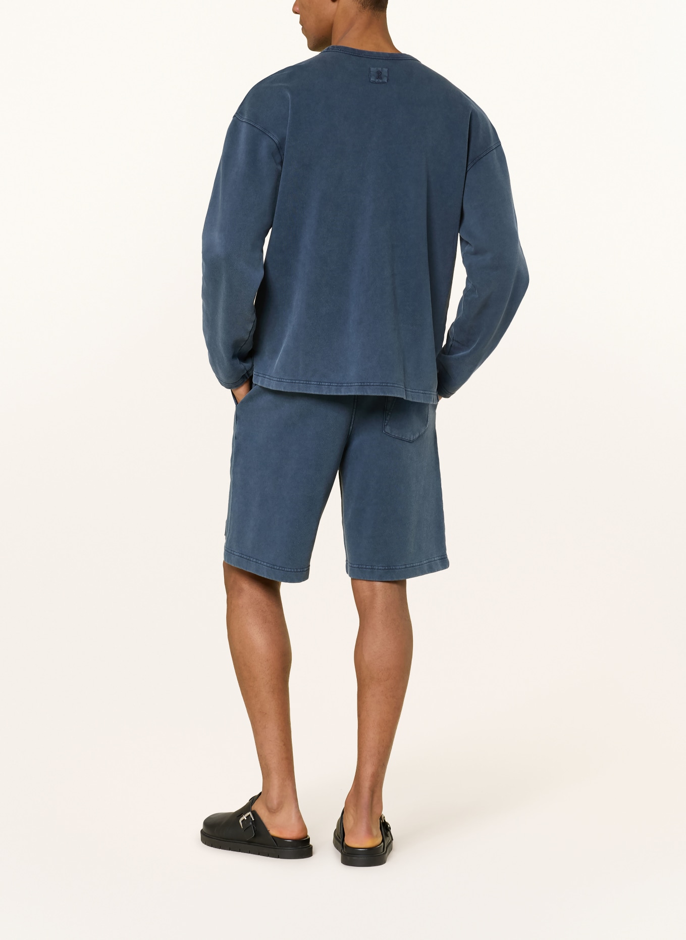 ARMEDANGELS Sweatshorts: DONKERBLAUW