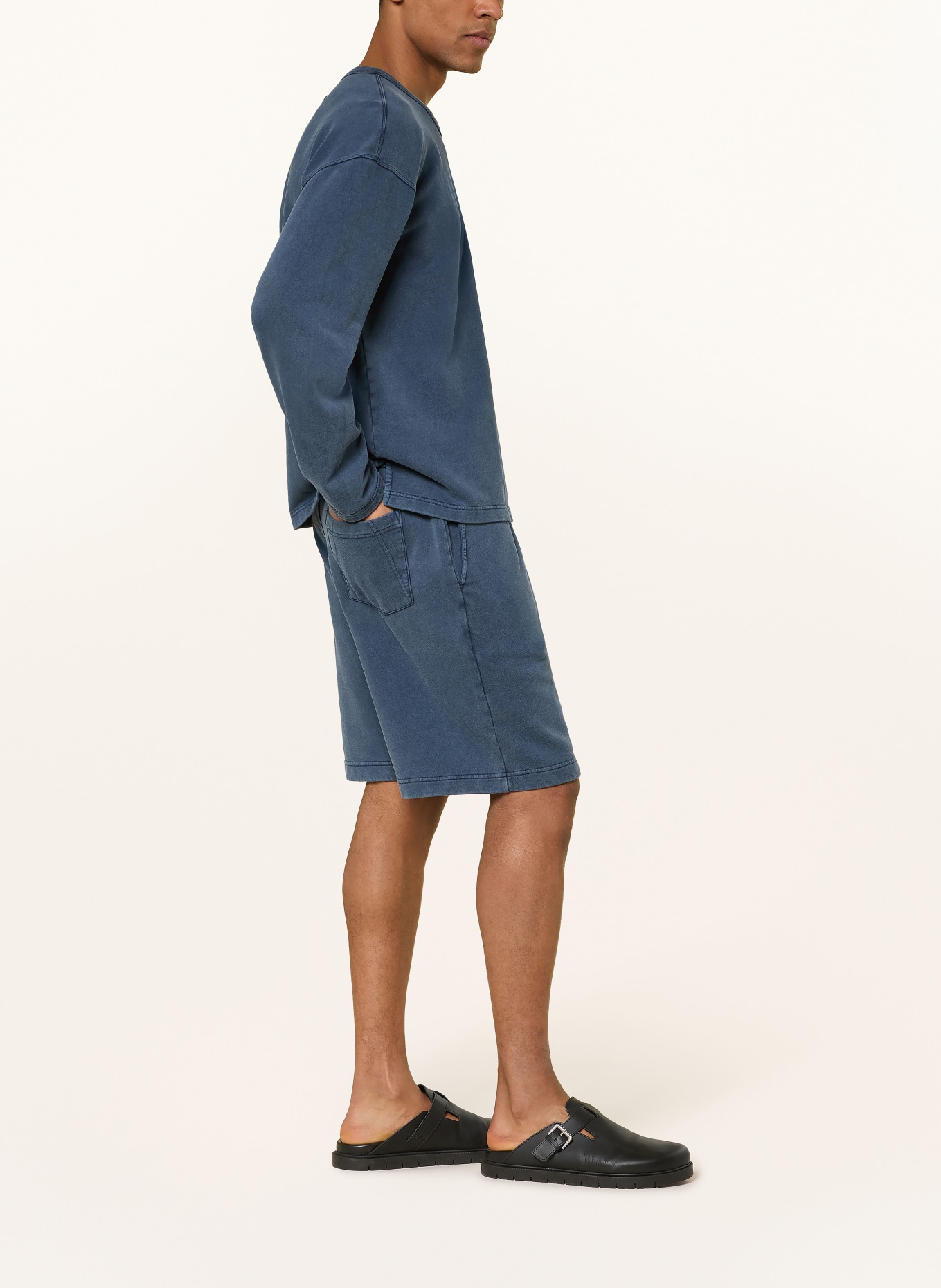 ARMEDANGELS Sweatshorts: DONKERBLAUW