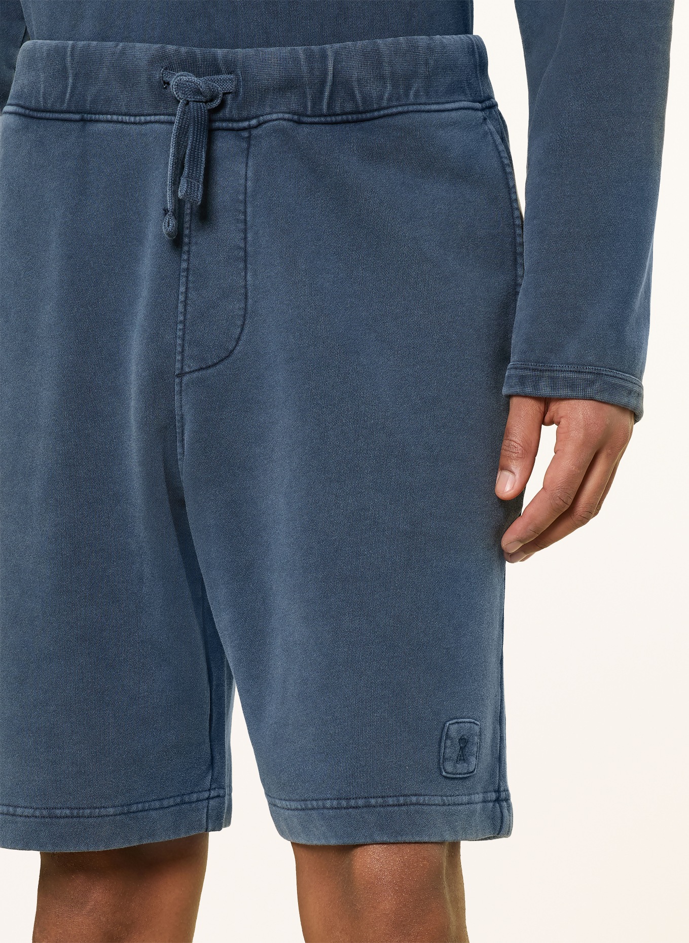 ARMEDANGELS Sweatshorts: DONKERBLAUW