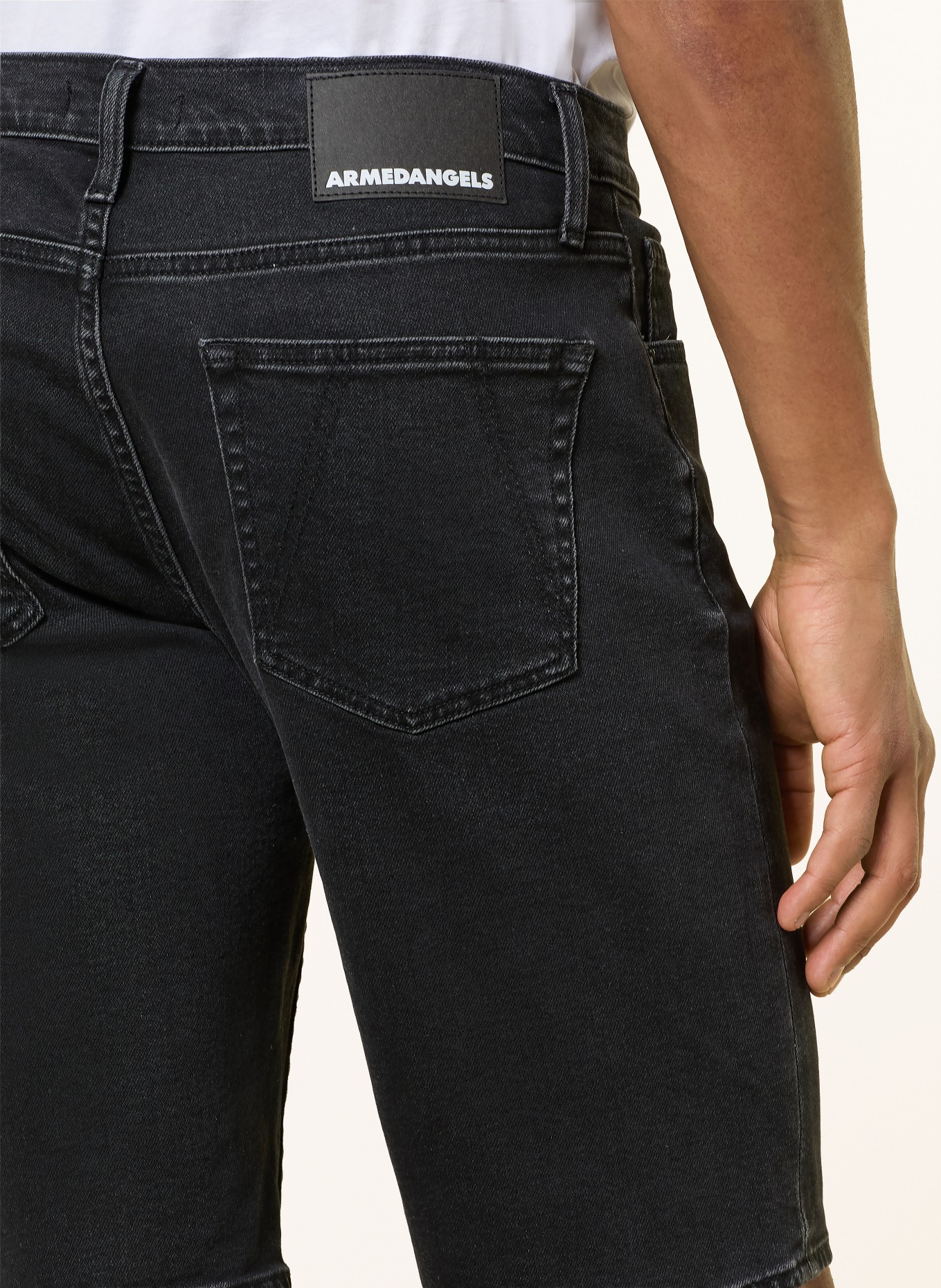 ARMEDANGELS Jeansshort NAAILO Slim Fit: 2438 black washed authentic