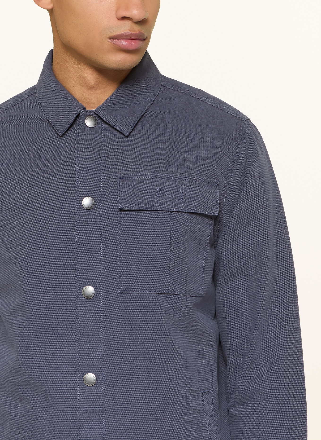 Barbour Převlečná košile WETHERAL: TMAVĚ ŠEDÁ