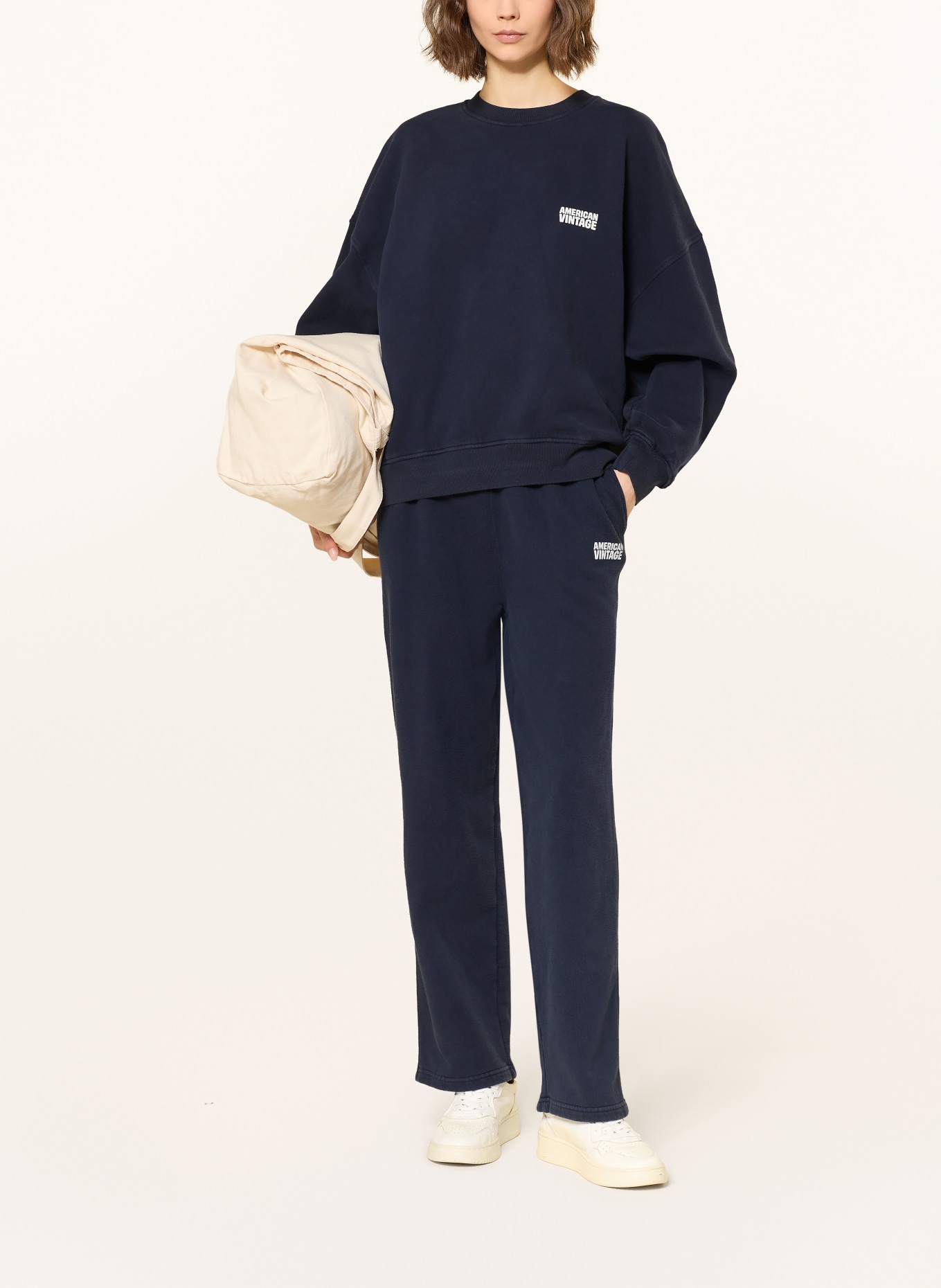 American Vintage Sweatshirt PLIZZY: DONKERBLAUW