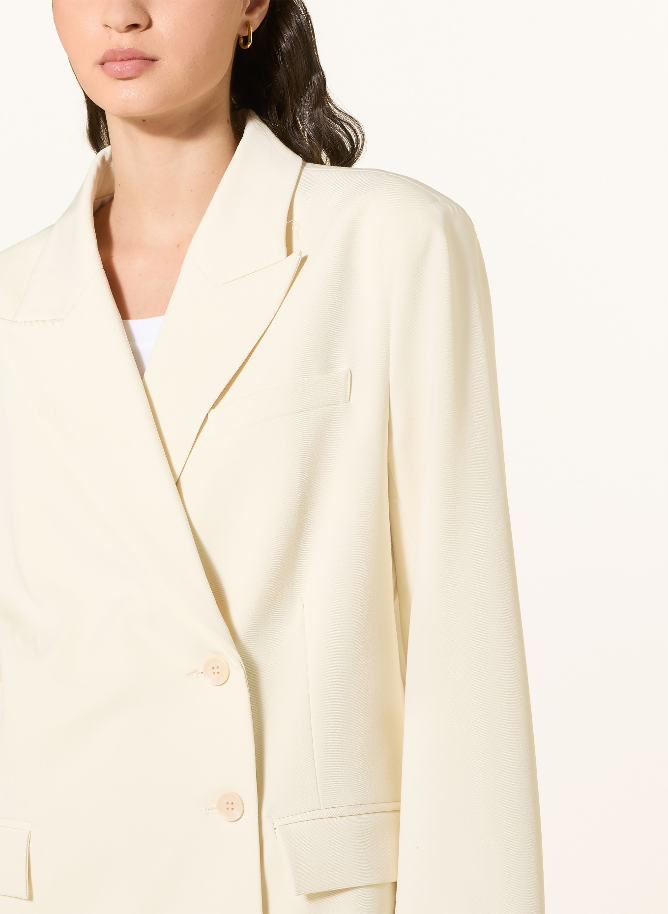 SOFIE SCHNOOR Sako HARPIRSW: KRÉMOVÁ