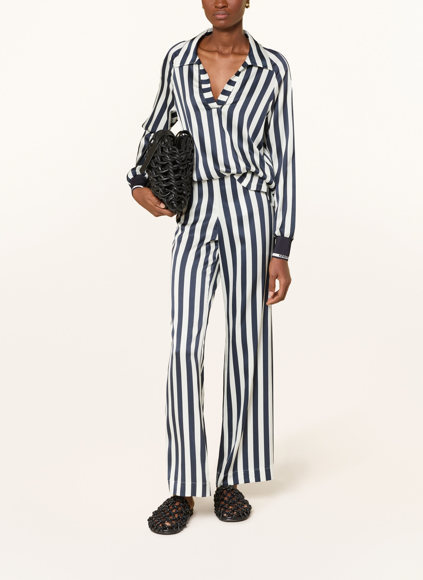 SPORTALM Marlenehose aus Satin: WEISS / DUNKELBLAU