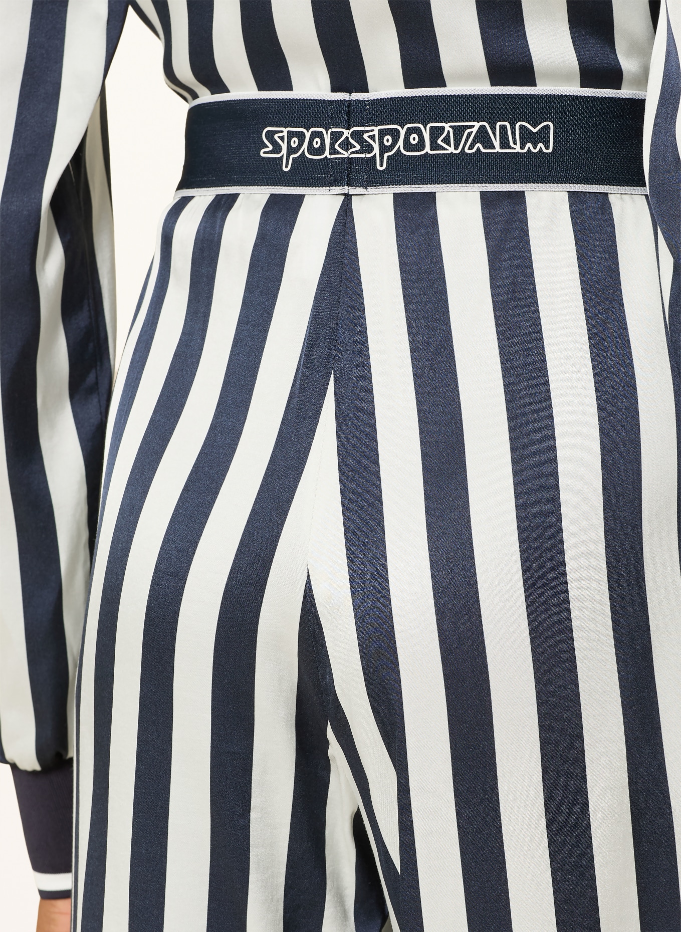 SPORTALM Marlenehose aus Satin: WEISS / DUNKELBLAU