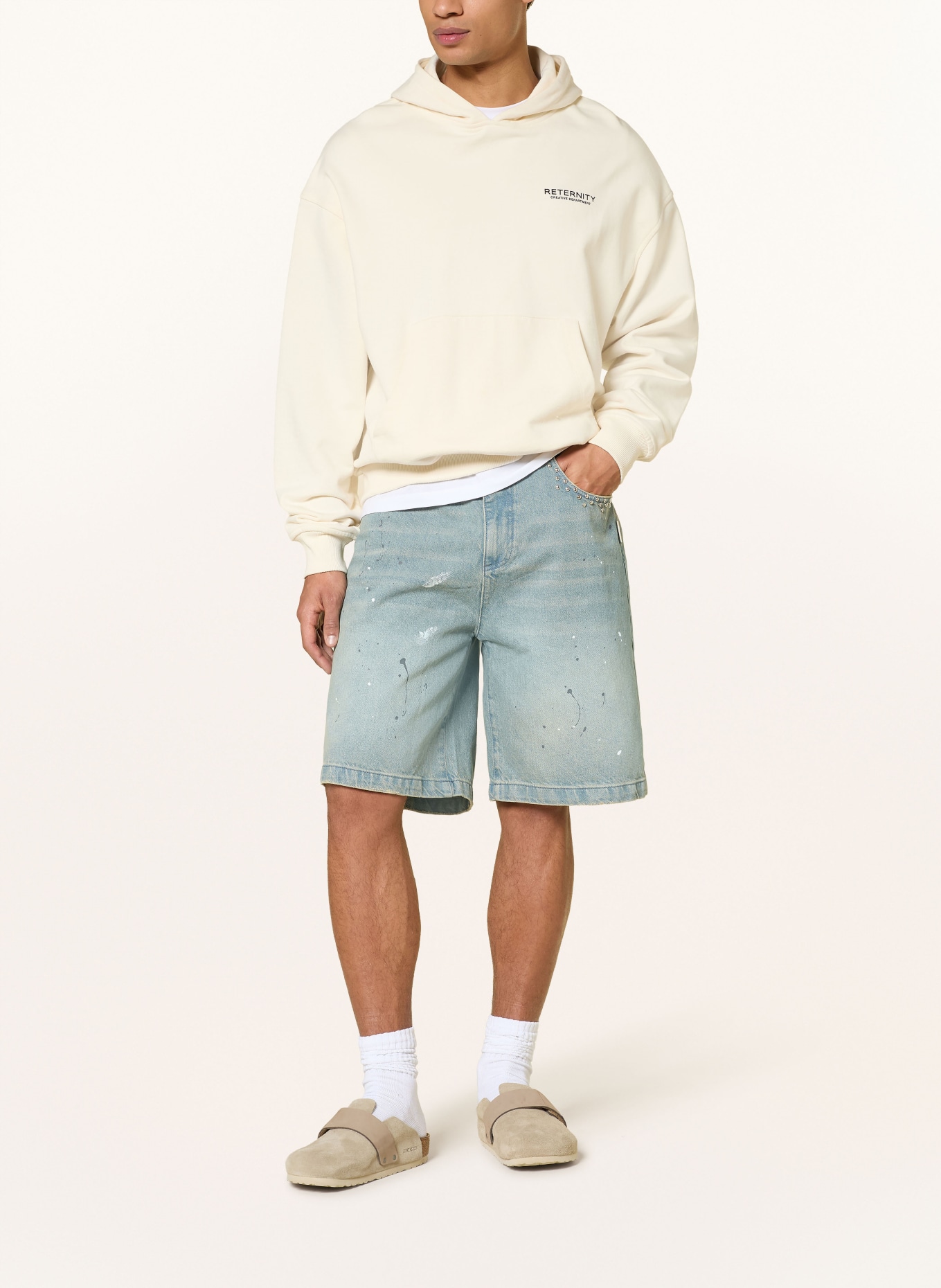 RETERNITY Jeansshorts mit Nieten: LIGHT BLUE