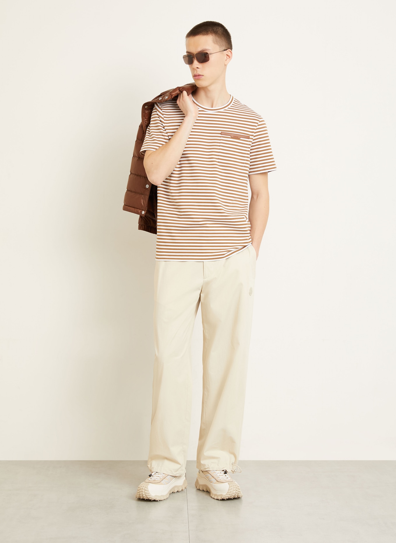 MONCLER T-Shirt: COGNAC / WEISS