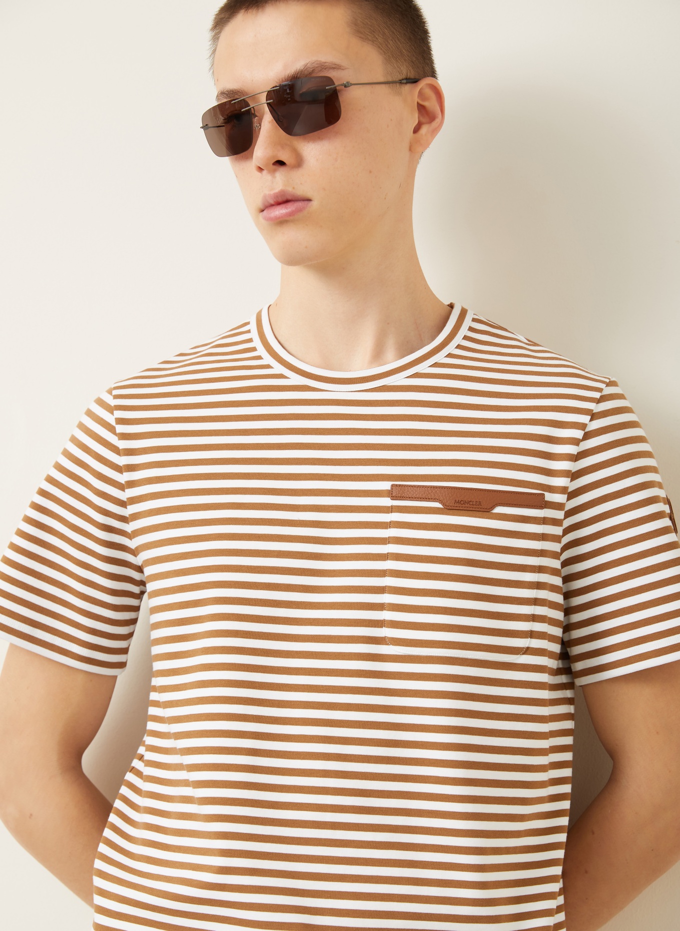 MONCLER T-Shirt: COGNAC / WEISS