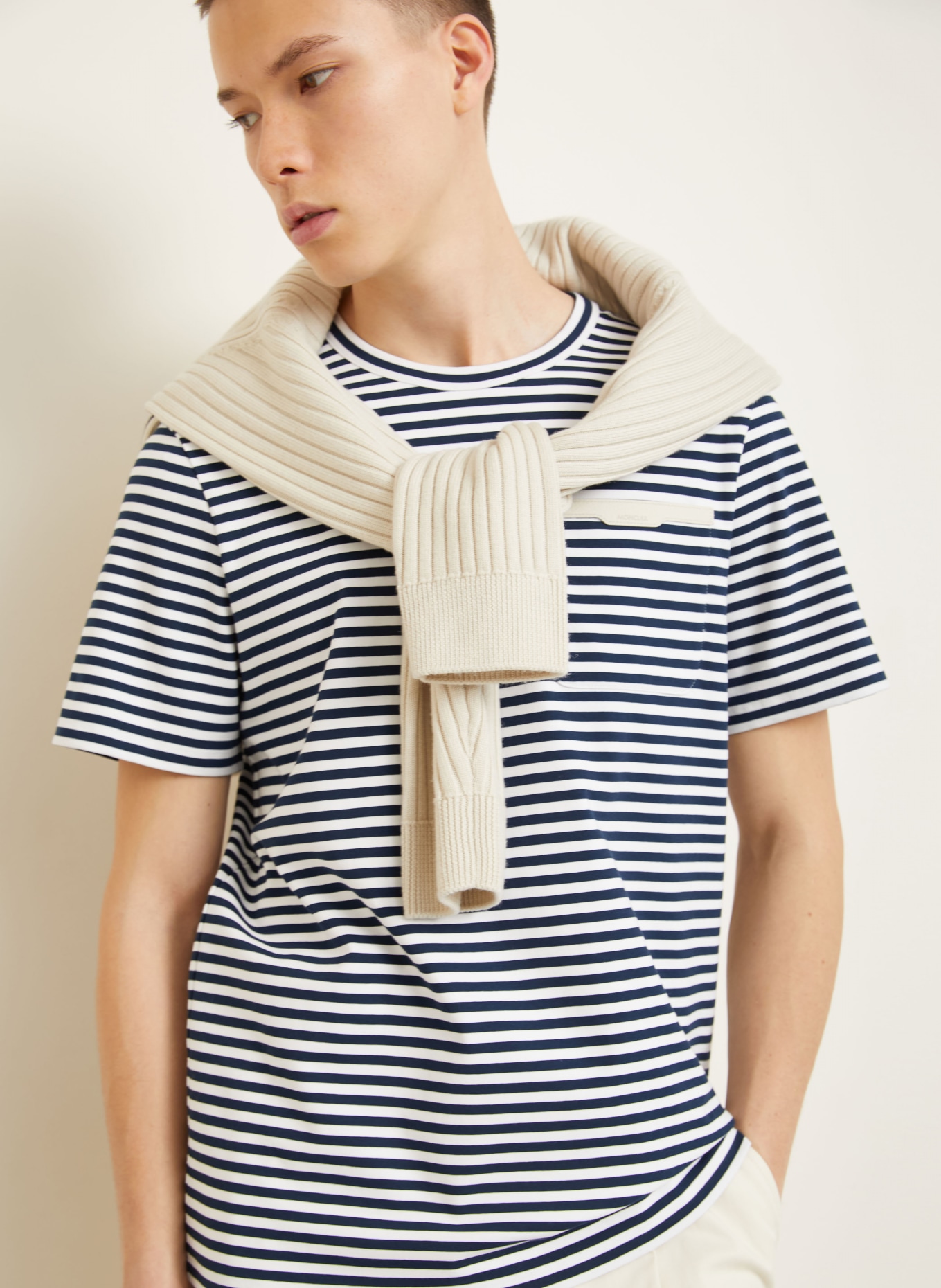 MONCLER T-Shirt: DUNKELBLAU / WEISS