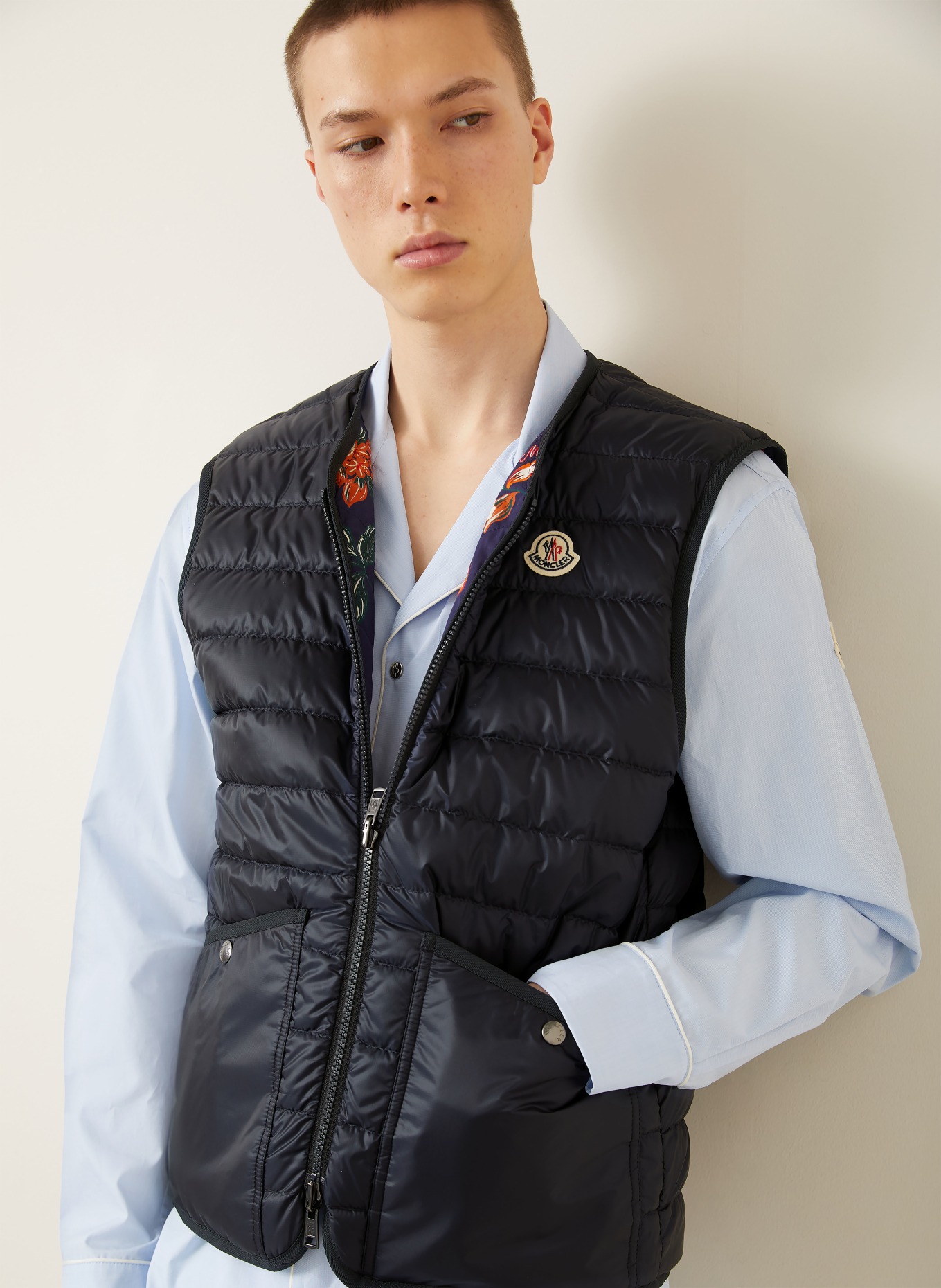 MONCLER Daunenweste FRANQUI zum Wenden: DUNKELBLAU / ROT / DUNKELGRÜN