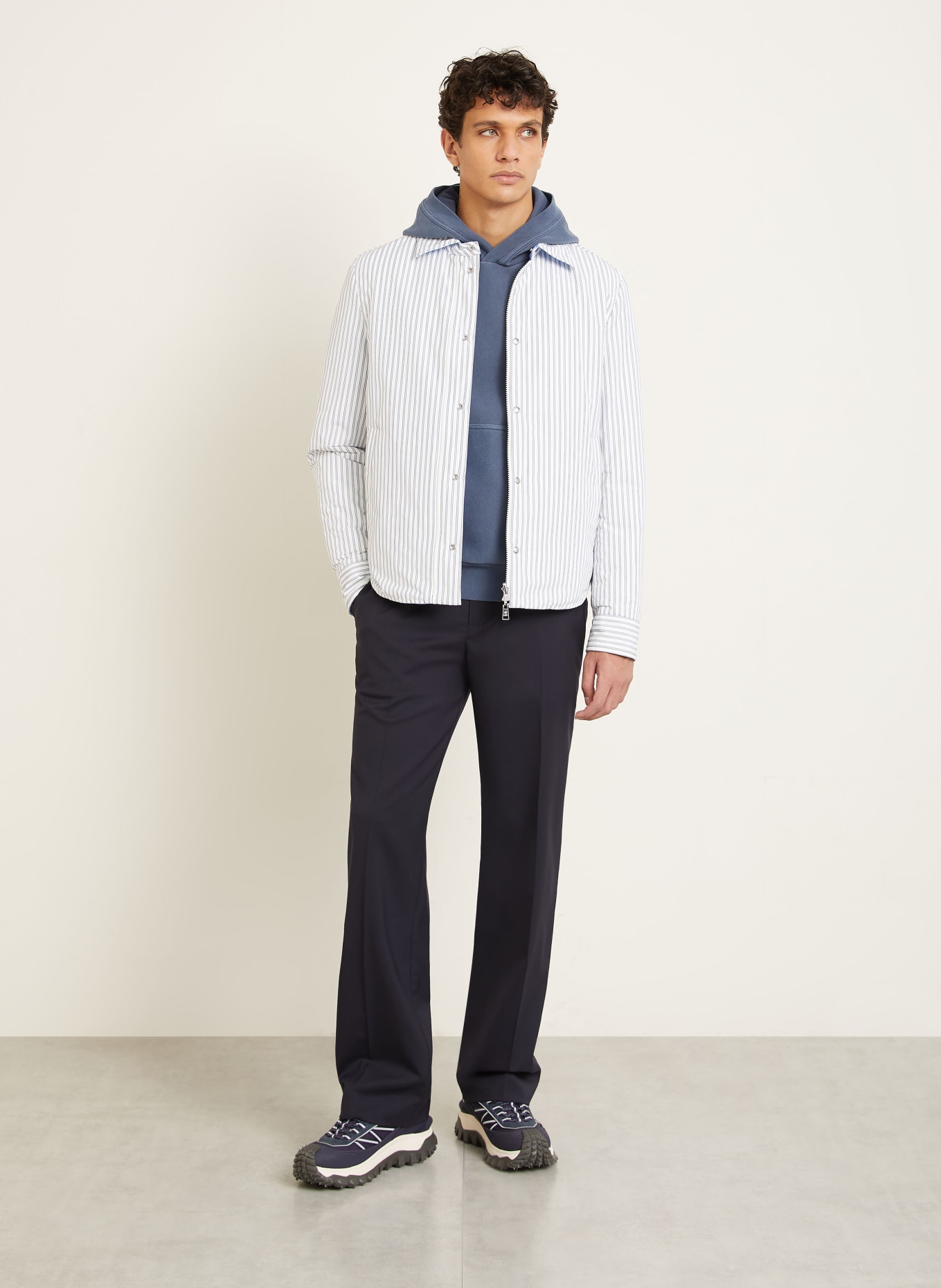 MONCLER Lightwight-Daunenjacke CRESCENT zum Wenden: WEISS / DUNKELBLAU / BLAU