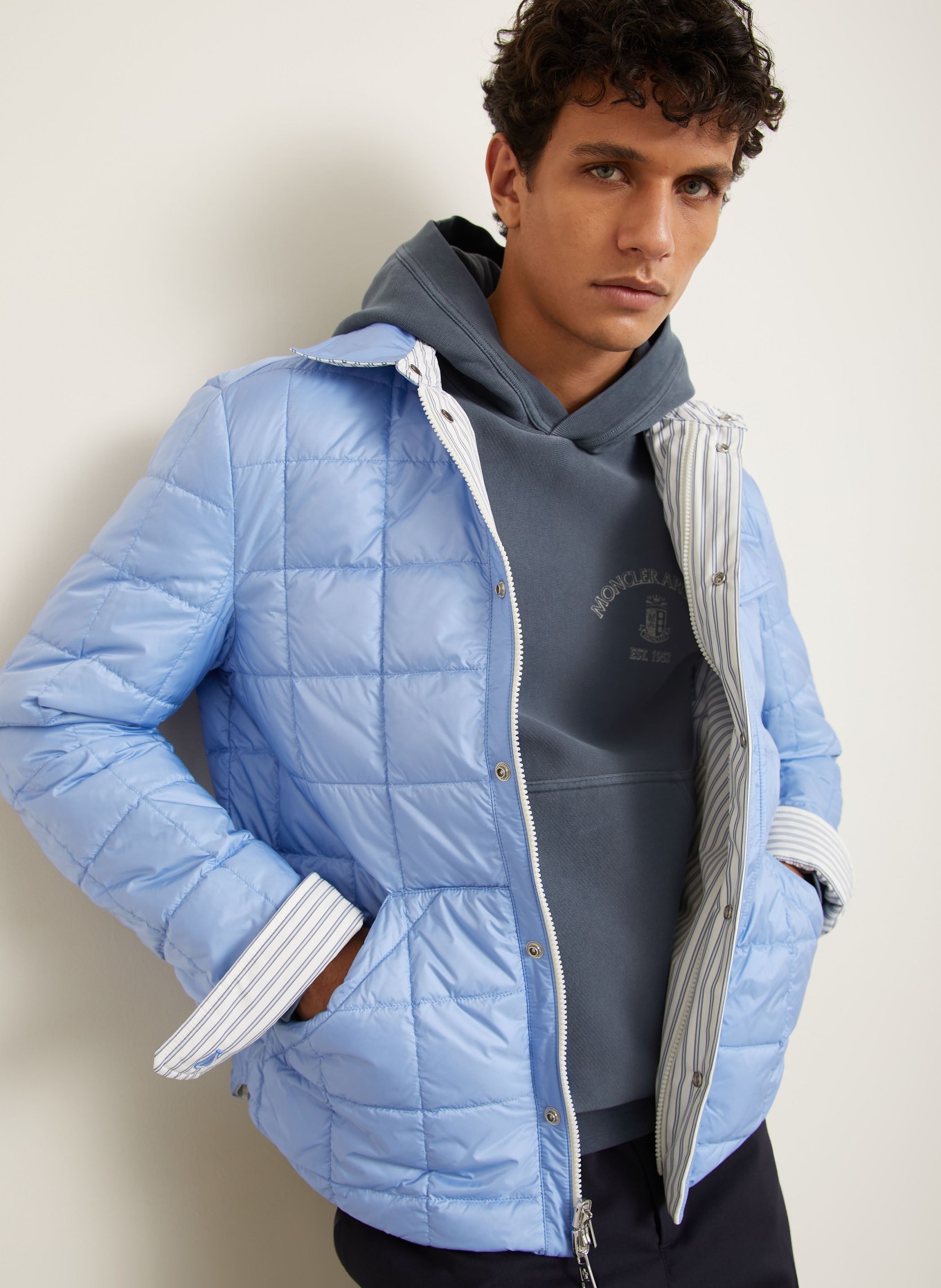 MONCLER Lightwight-Daunenjacke CRESCENT zum Wenden: WEISS / DUNKELBLAU / BLAU