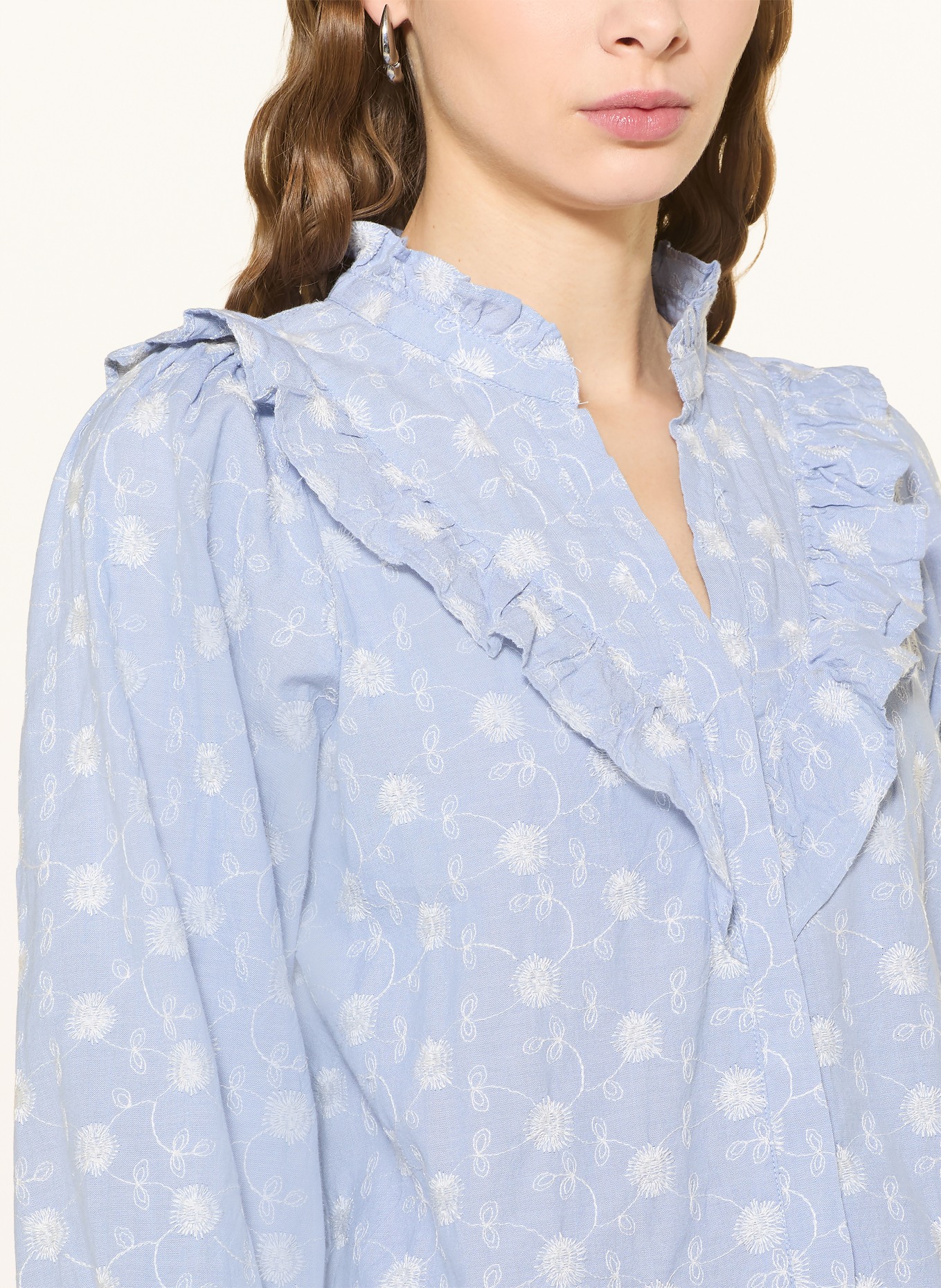 NEO NOIR DEGAS blouse with ruffles: LIGHT BLUE / WHITE