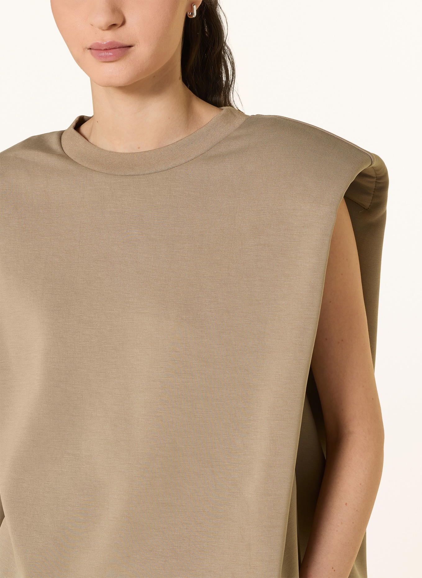 ELEH Nahoru: ČERNOŠEDÁ