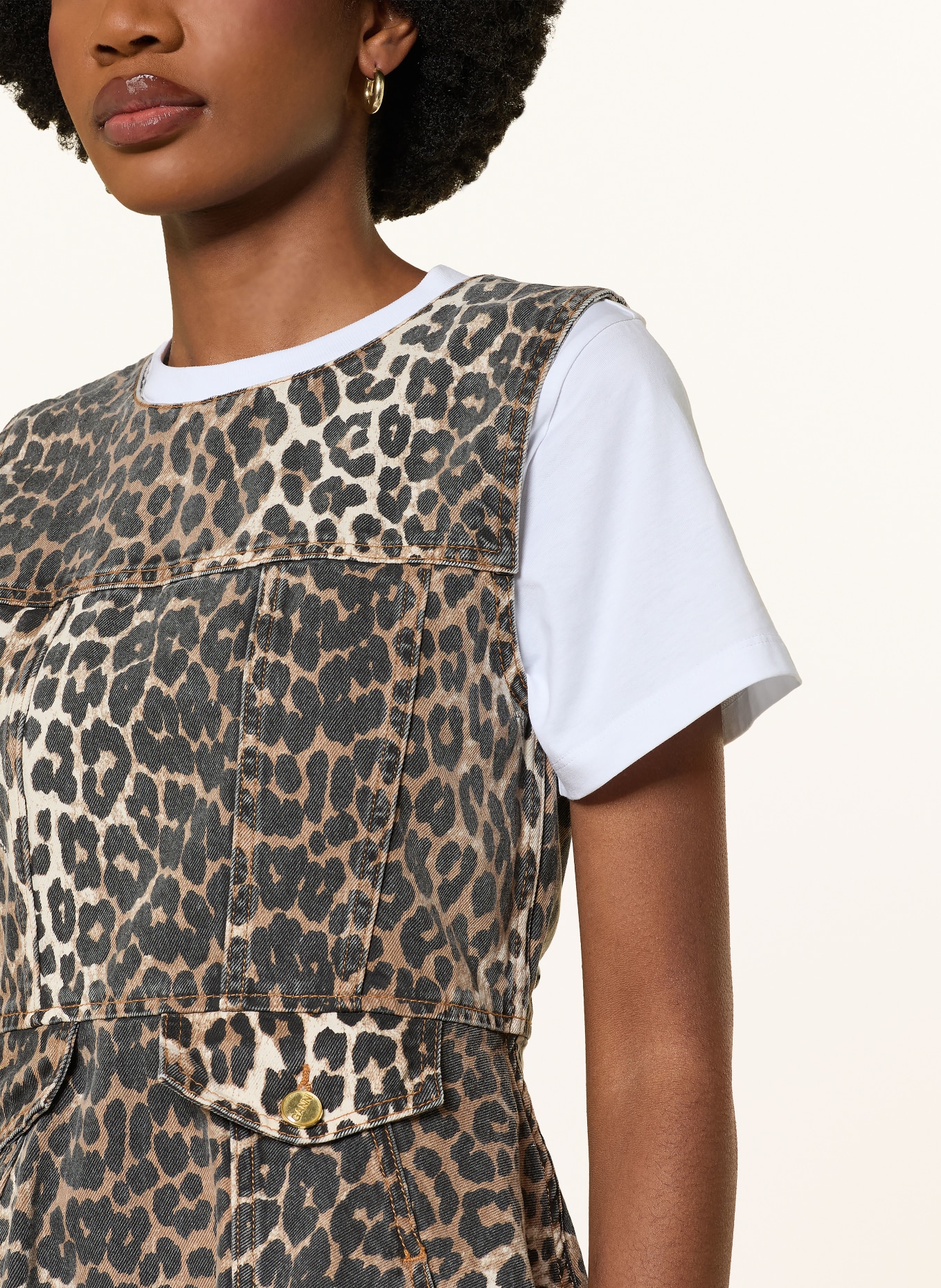 GANNI džínové šaty: HNĚDÁ / KRÉMOVÁ / ČERNÁ