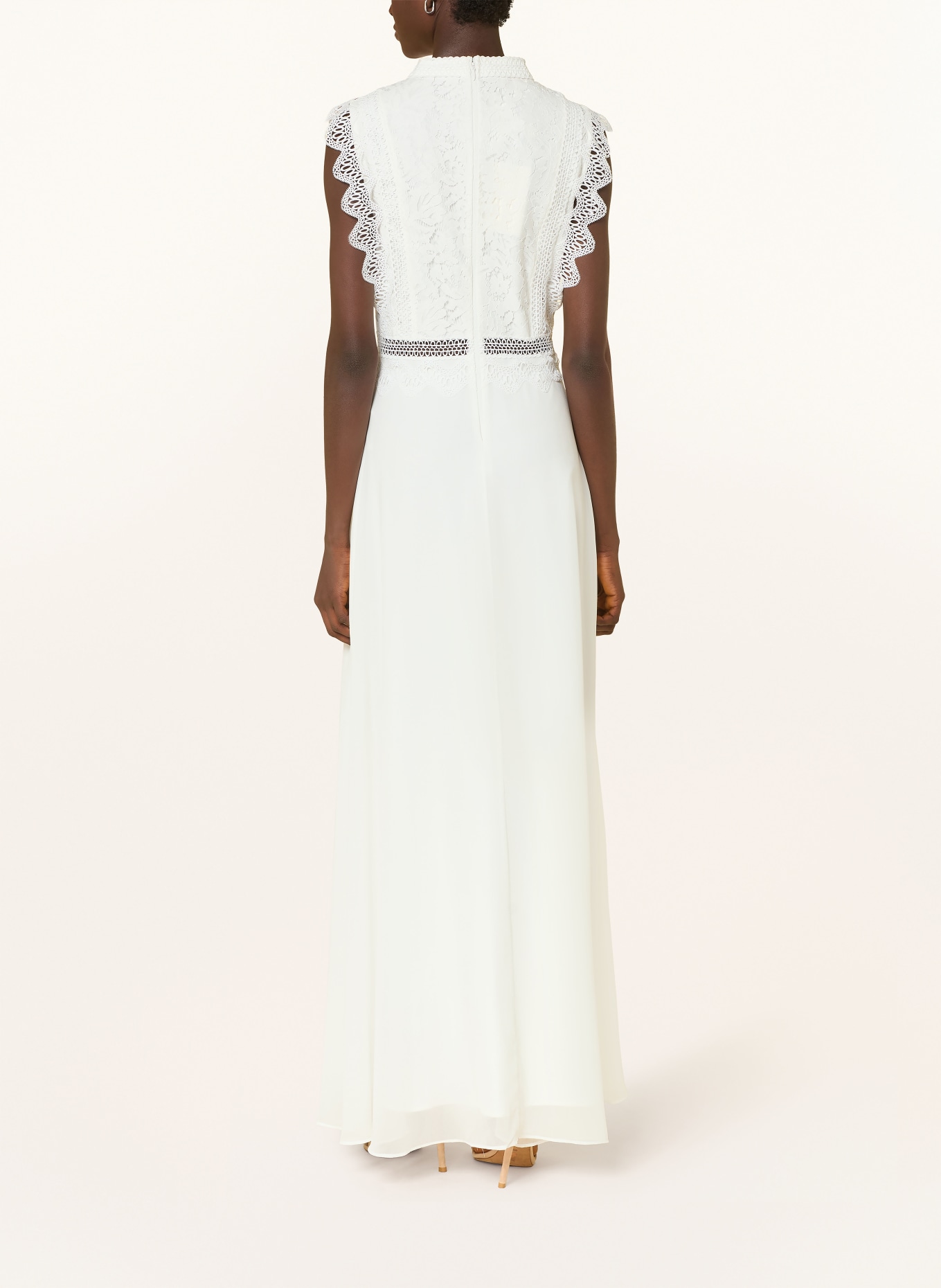 APART Večerní šaty s krajkou: REŽNÁ