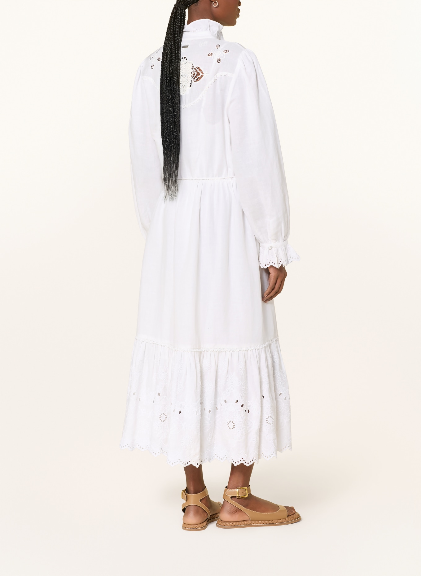 Barbour Kleid mit Lochspitze und Rüschen: WEISS